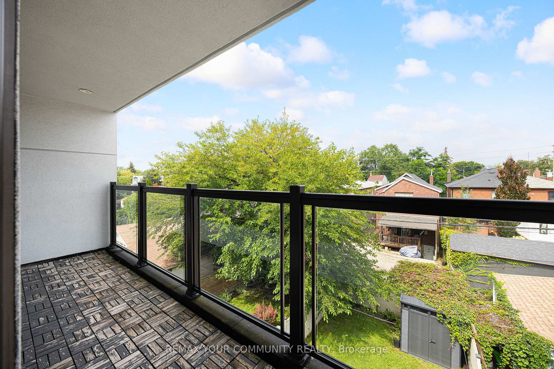 Photo 37 of 164 Aldwych Avenue, Toronto, Danforth Village-East York — HOMEH