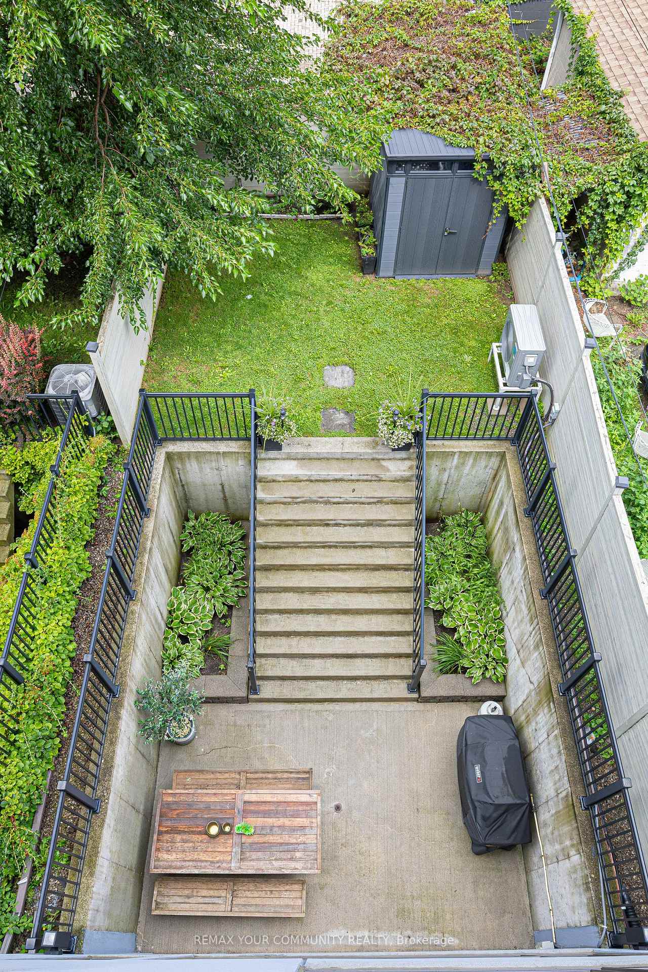 Photo 38 of 164 Aldwych Avenue, Toronto, Danforth Village-East York — HOMEH
