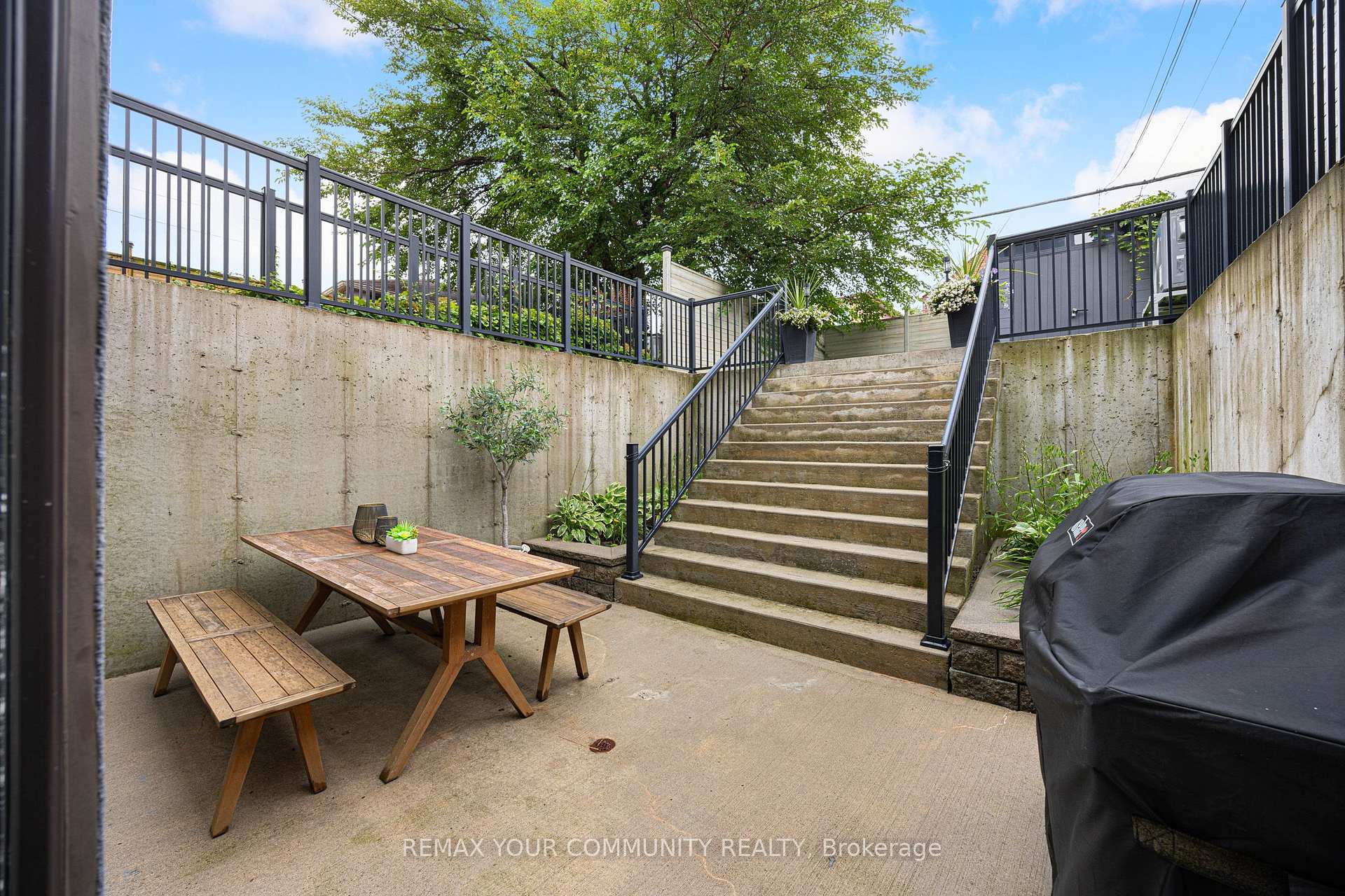 Photo 46 of 164 Aldwych Avenue, Toronto, Danforth Village-East York — HOMEH