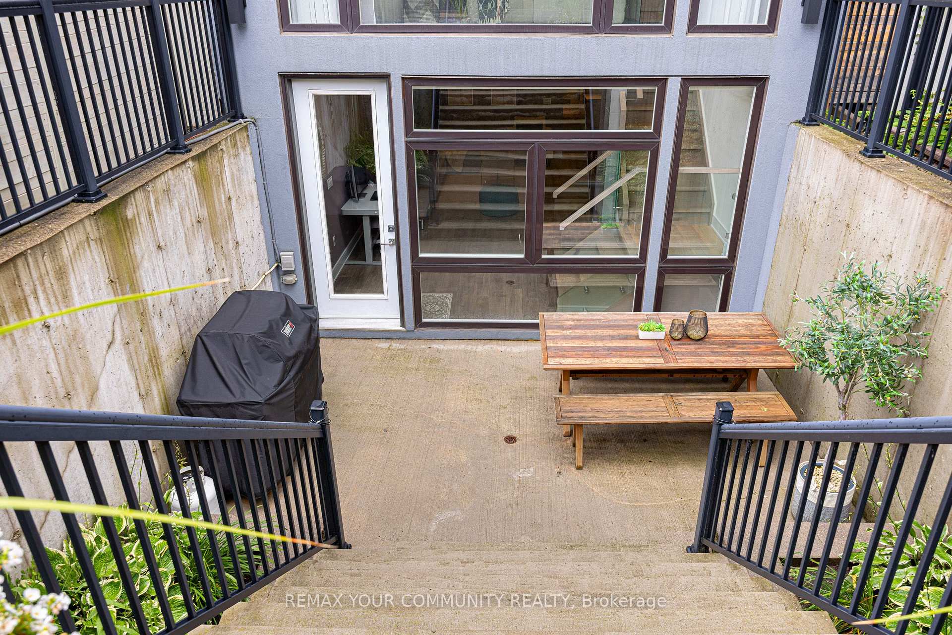 Photo 47 of 164 Aldwych Avenue, Toronto, Danforth Village-East York — HOMEH