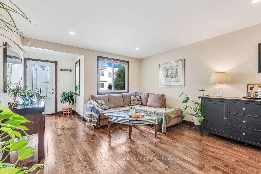 Photo 2 of 148 Carillon Street, Ottawa, Vanier — HOMEH