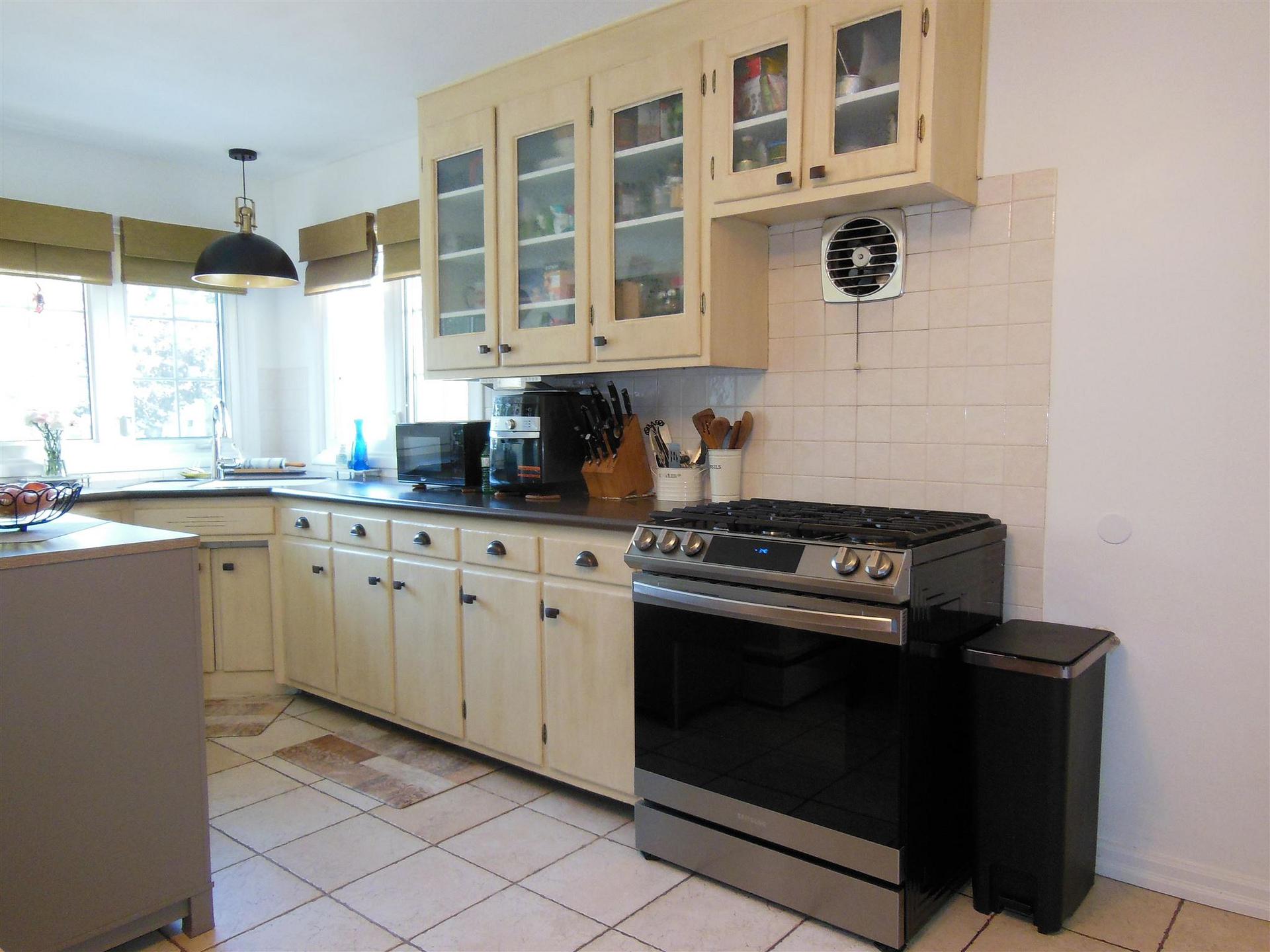 Photo 5 of 130 McGregor Avenue, Sault Ste Marie, Ward 2 — HOMEH