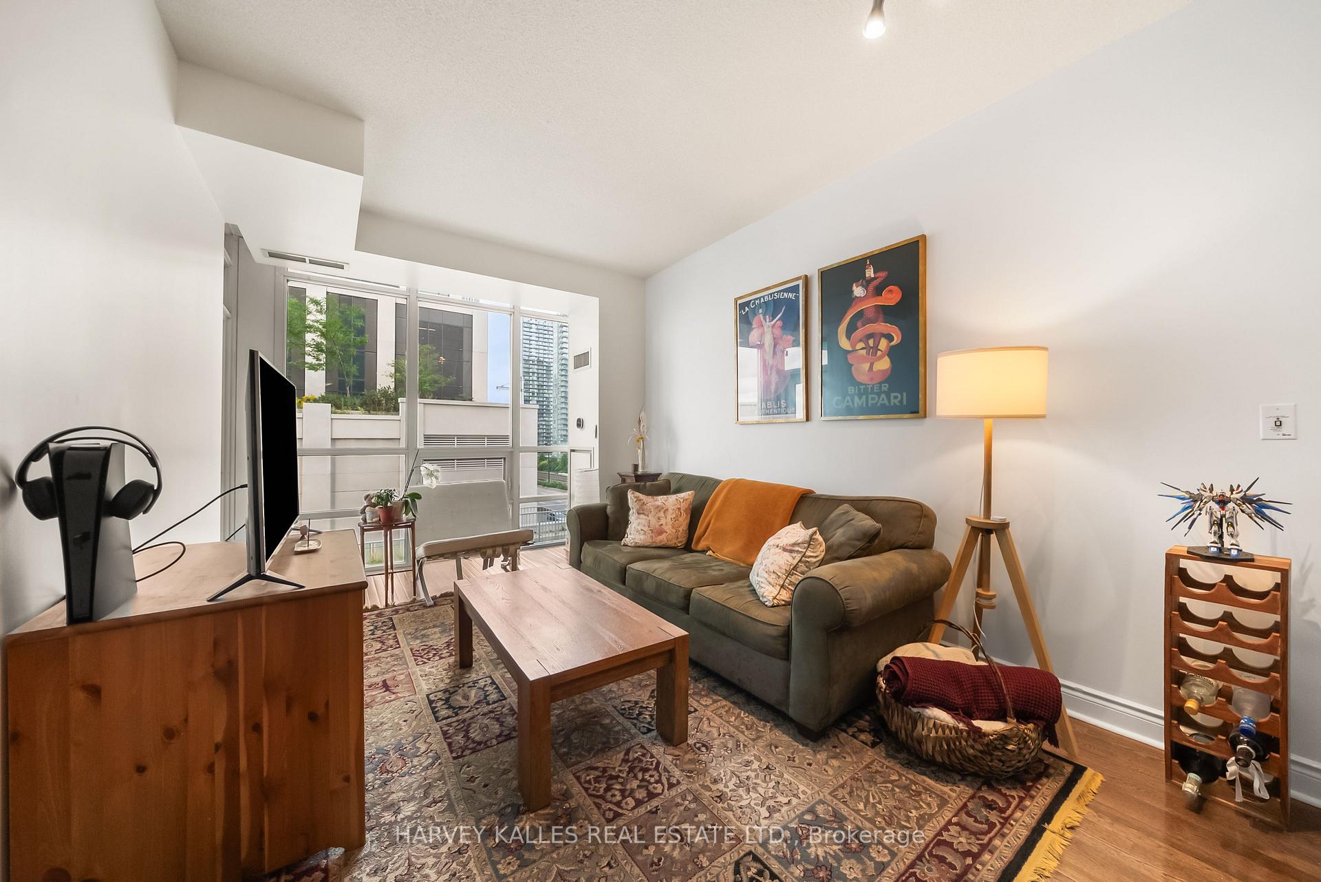 Photo 3 of Unit 602, 1910 Lake Shore Boulevard W, Toronto, South Parkdale — HOMEH