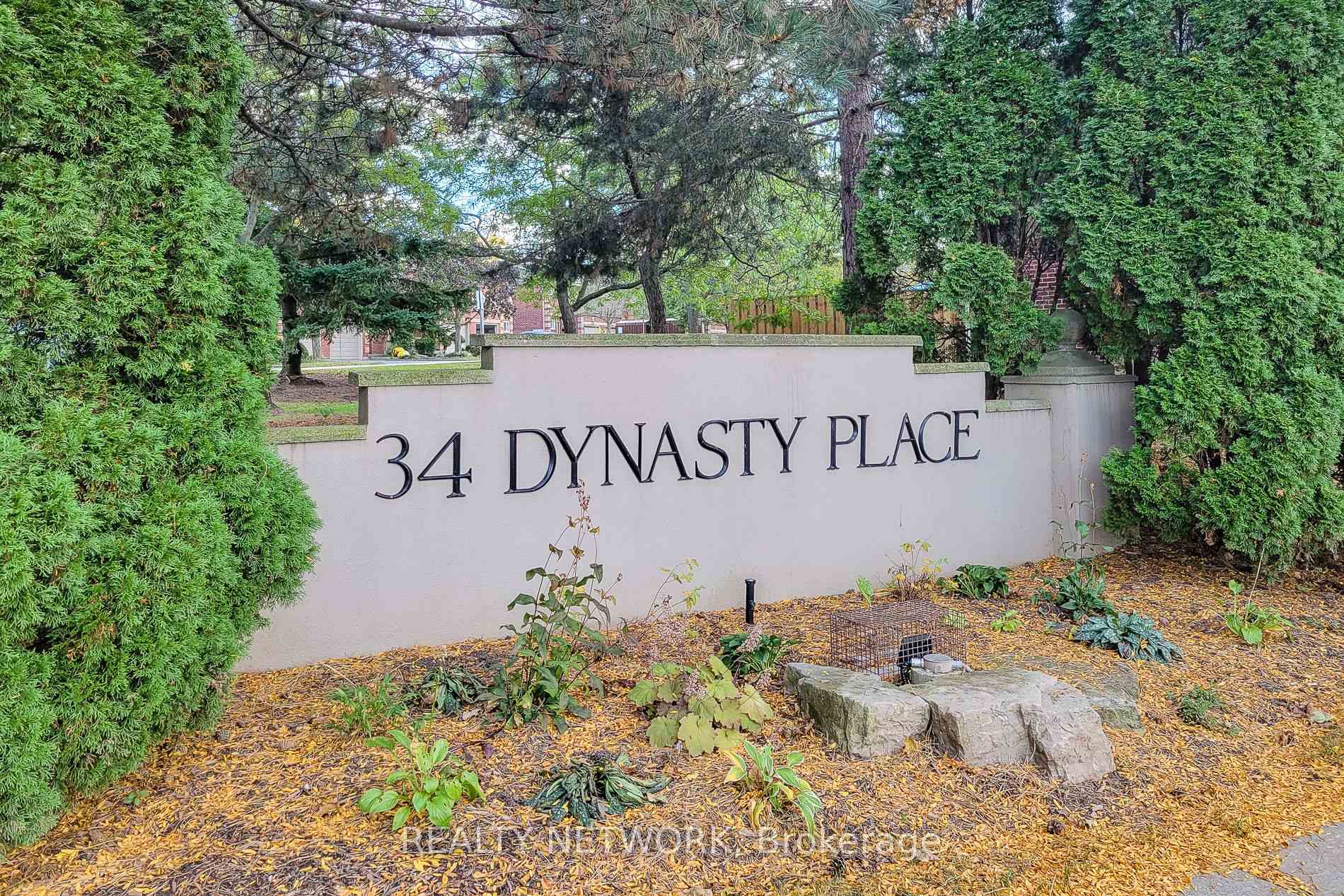 Photo 2 of Unit 44, 34 Dynasty Avenue, Hamilton, Stoney Creek — HOMEH