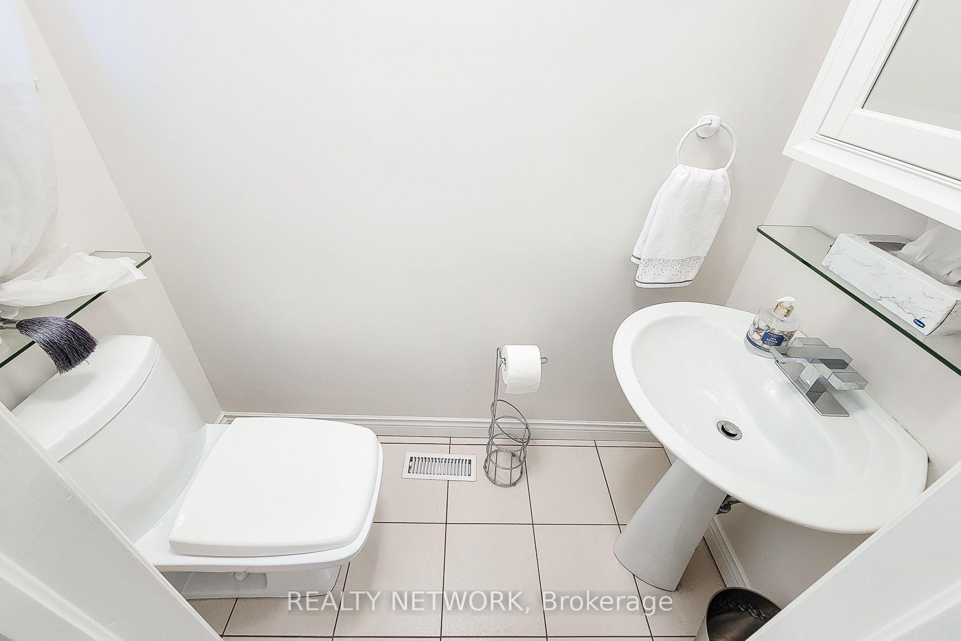 Photo 5 of Unit 44, 34 Dynasty Avenue, Hamilton, Stoney Creek — HOMEH