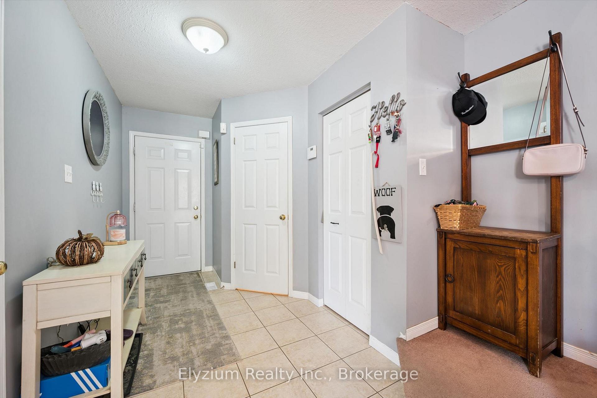 Photo 4 of 25 Henry Court, Guelph, Grange Road — HOMEH
