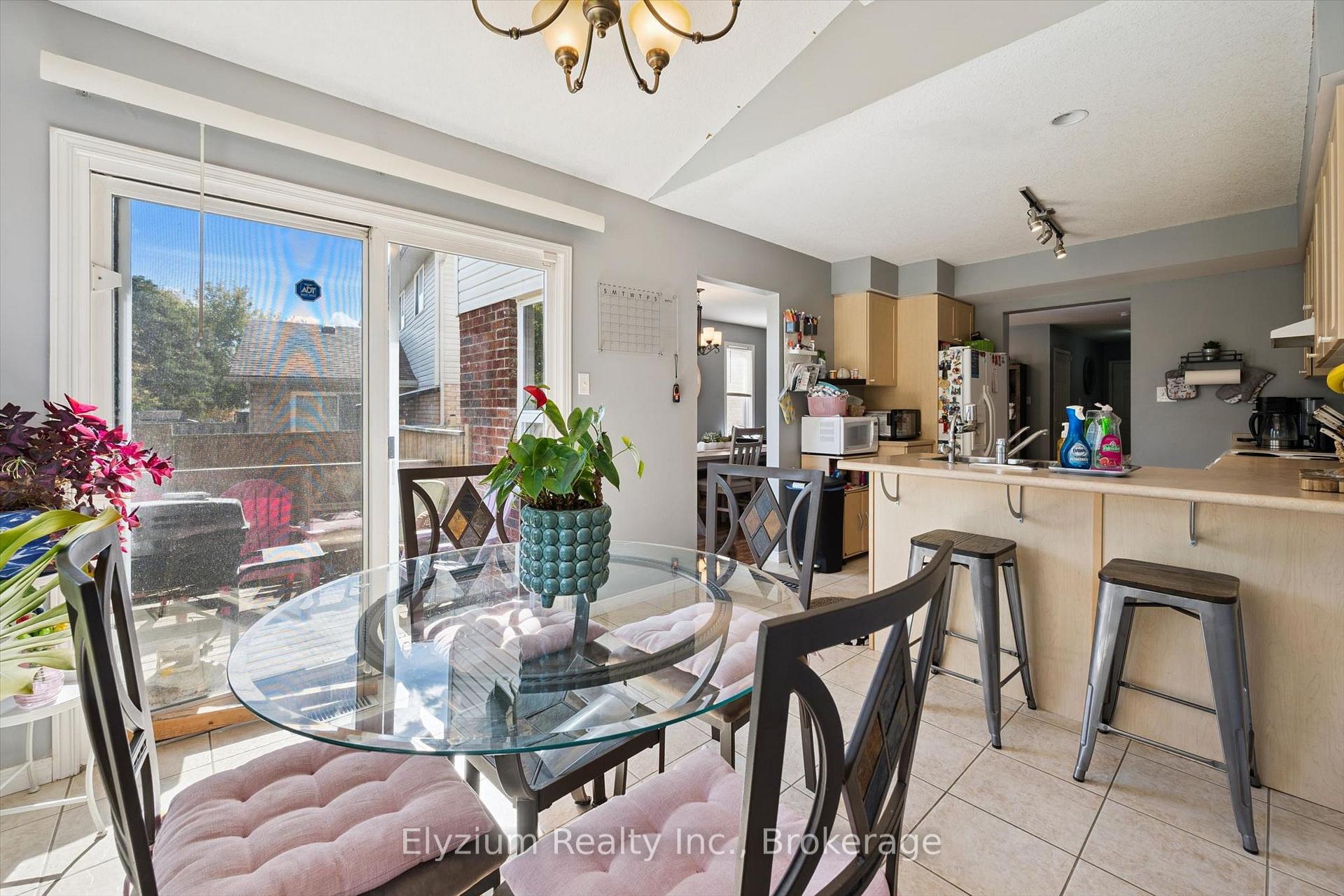 Photo 12 of 25 Henry Court, Guelph, Grange Road — HOMEH
