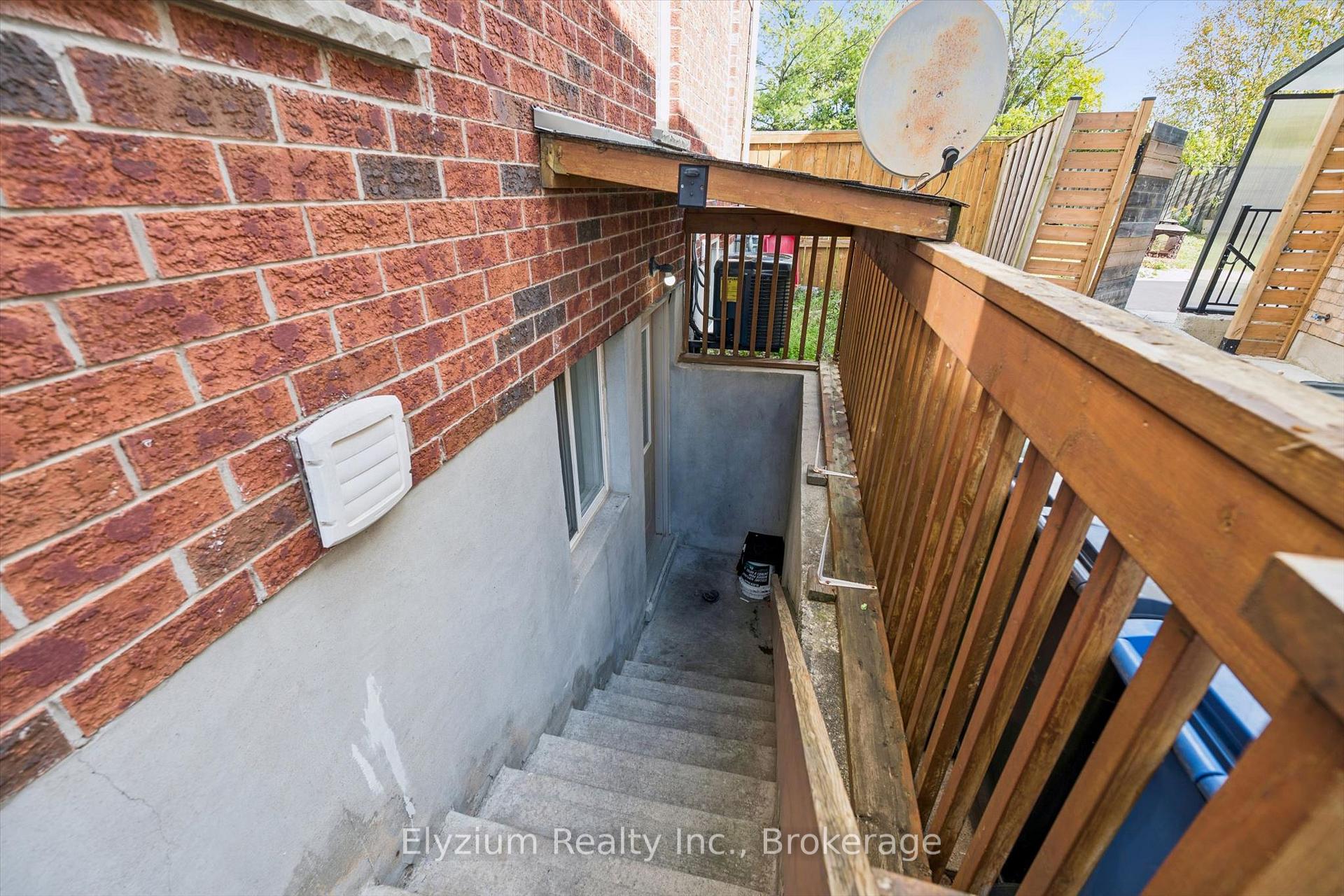 Photo 21 of 25 Henry Court, Guelph, Grange Road — HOMEH