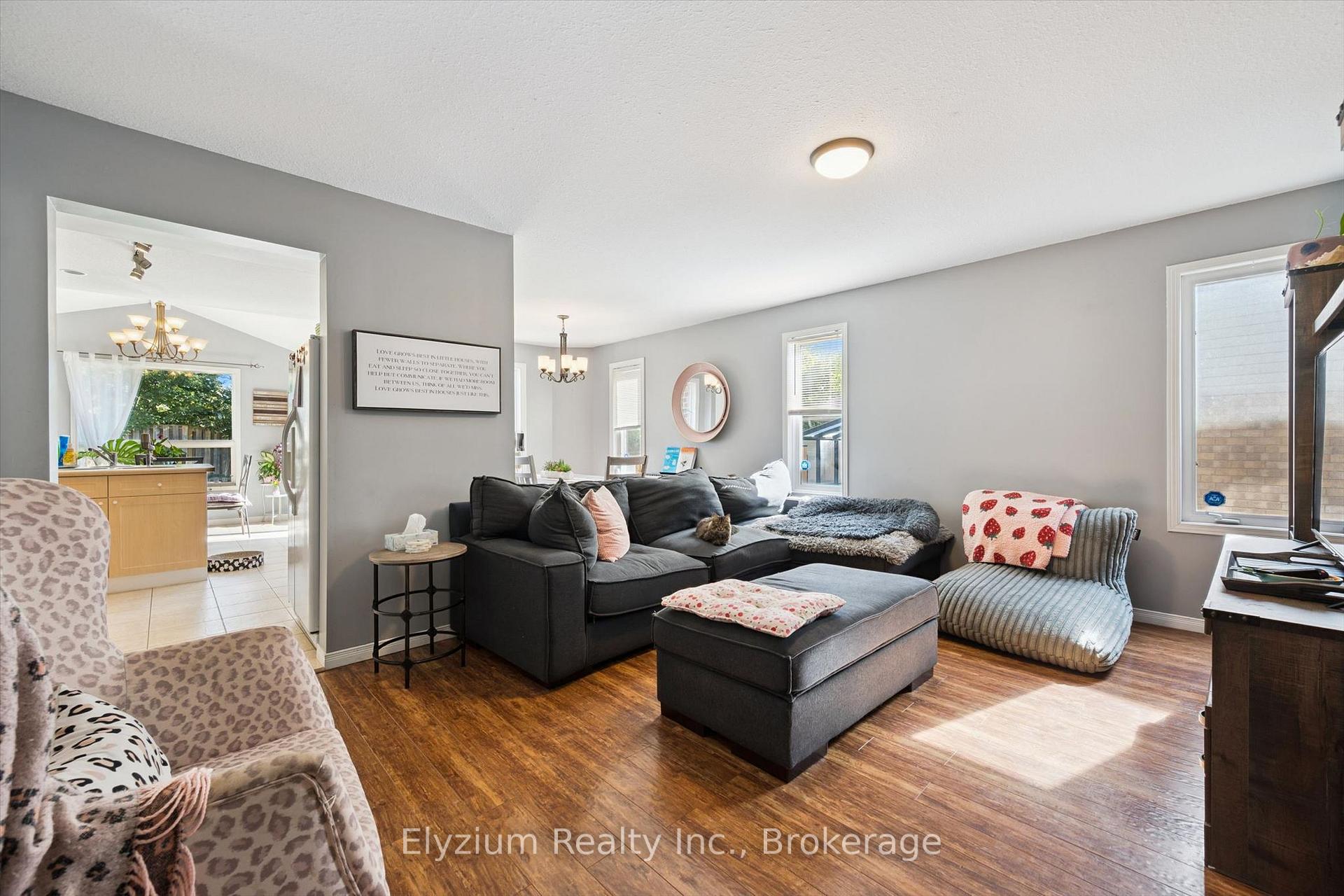 Photo 26 of 25 Henry Court, Guelph, Grange Road — HOMEH