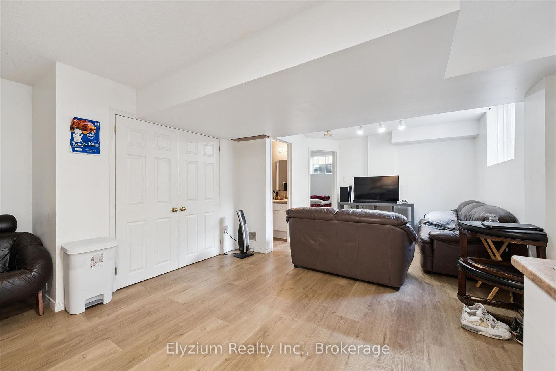 Photo 27 of 25 Henry Court, Guelph, Grange Road — HOMEH