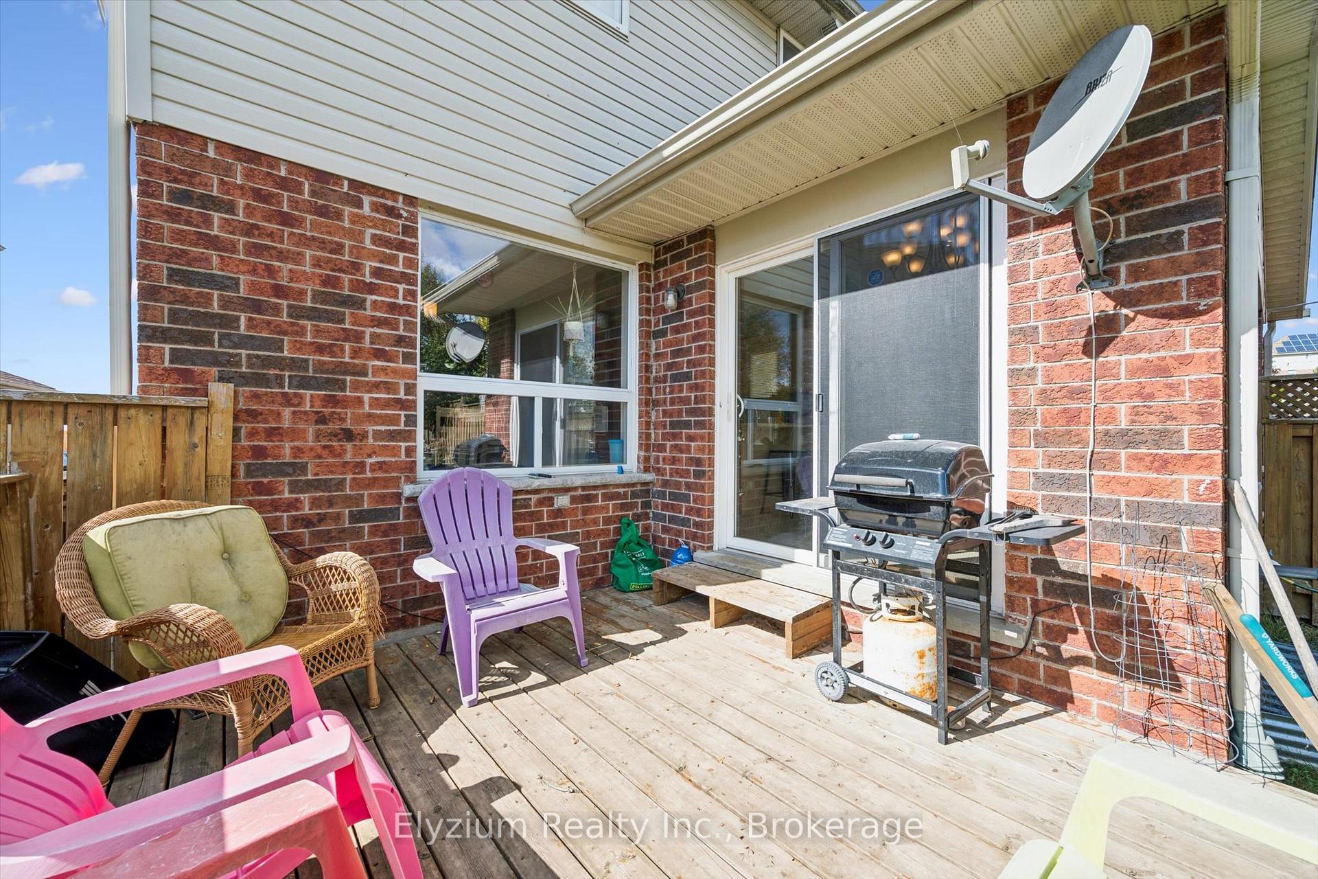 Photo 29 of 25 Henry Court, Guelph, Grange Road — HOMEH