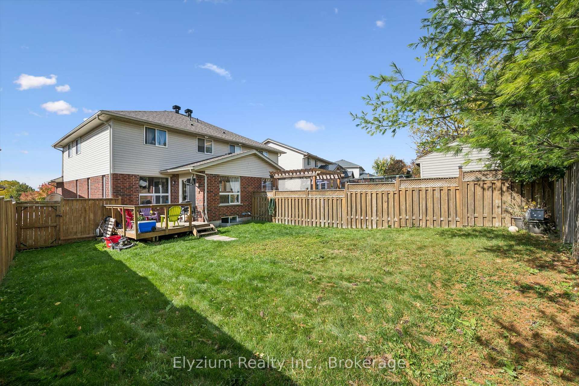Photo 33 of 25 Henry Court, Guelph, Grange Road — HOMEH