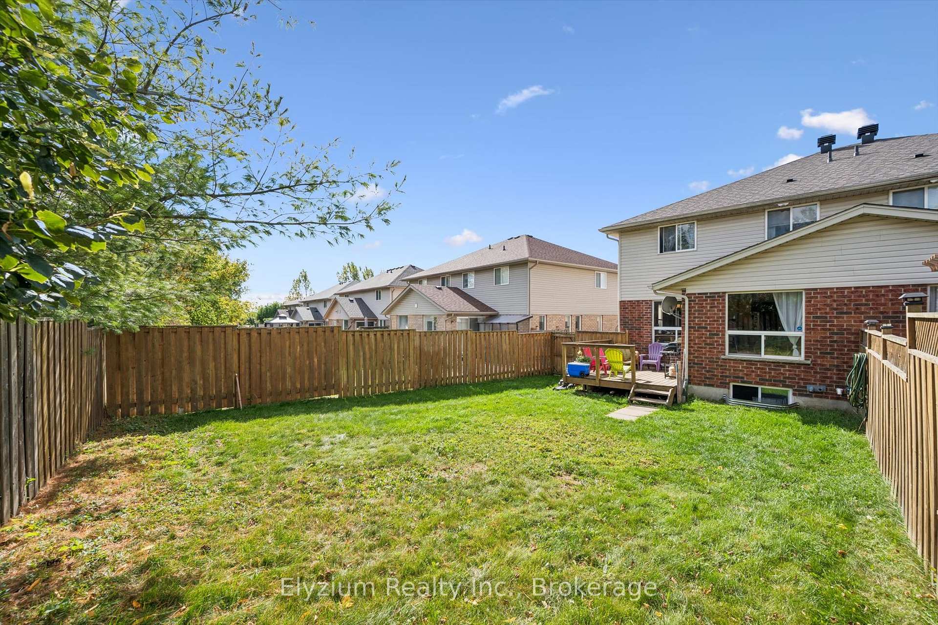 Photo 35 of 25 Henry Court, Guelph, Grange Road — HOMEH
