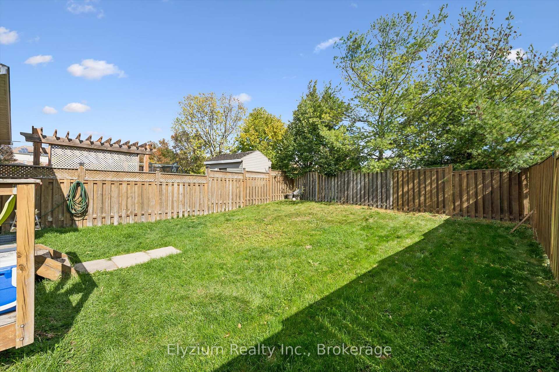 Photo 36 of 25 Henry Court, Guelph, Grange Road — HOMEH