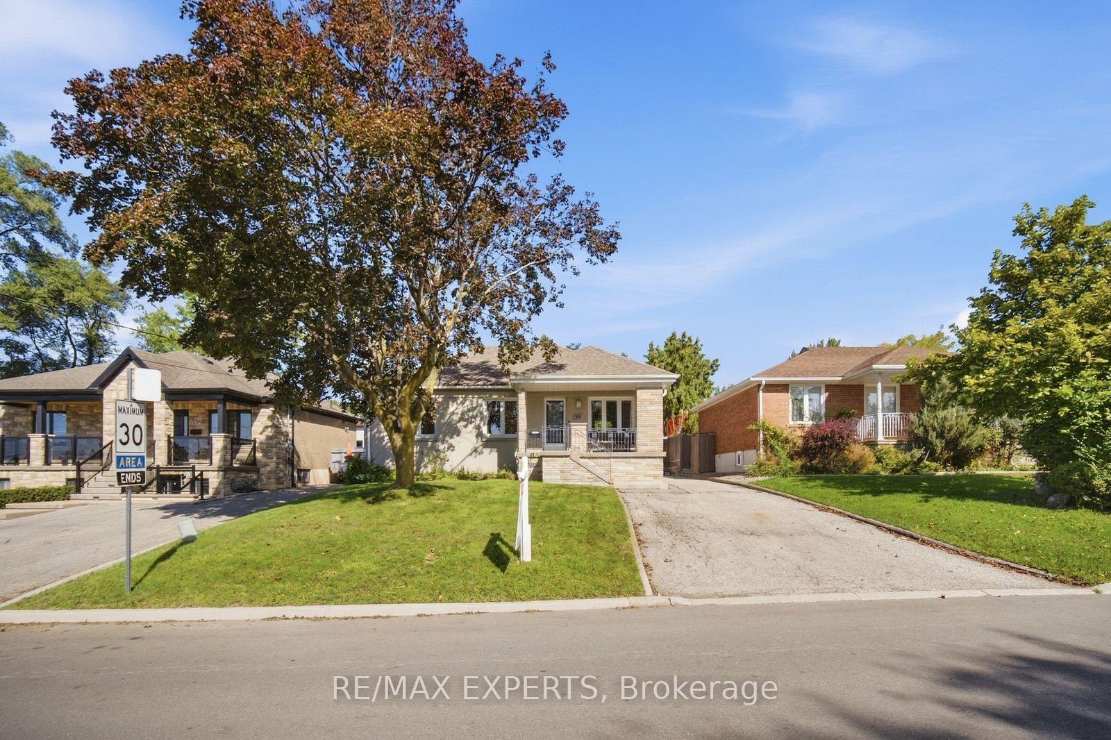 Photo 2 of 90 Heathrow Drive, North York, Downsview-Roding-CFB — HOMEH