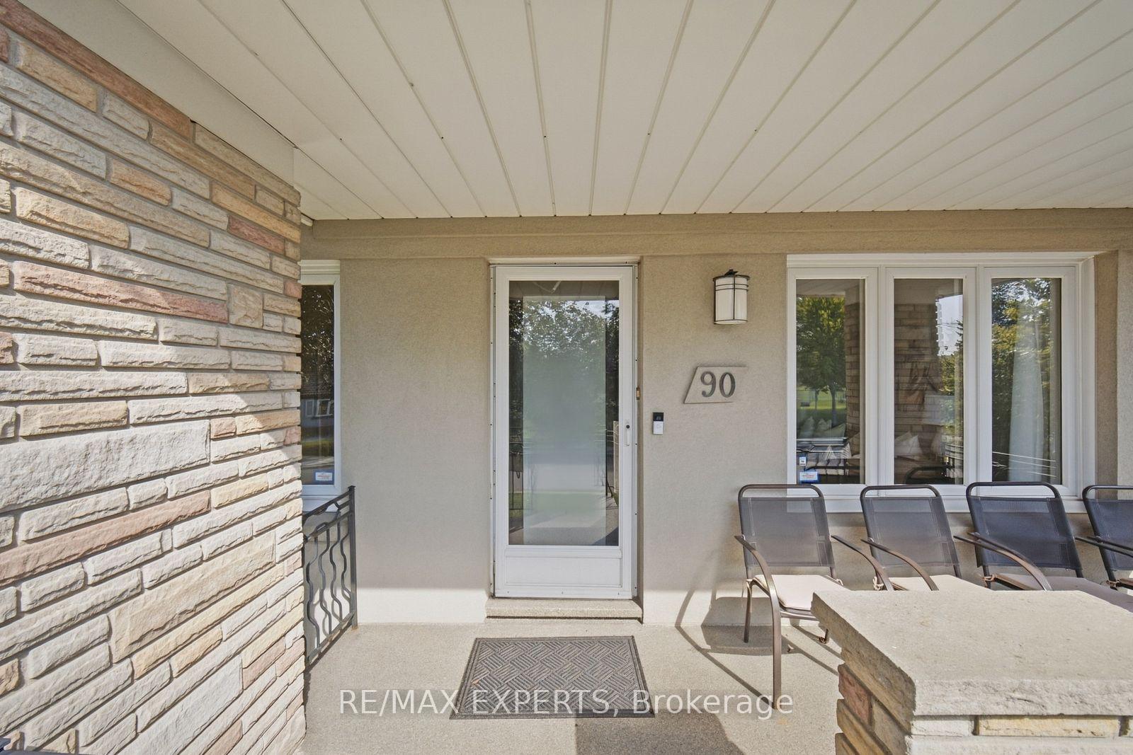 Photo 3 of 90 Heathrow Drive, North York, Downsview-Roding-CFB — HOMEH