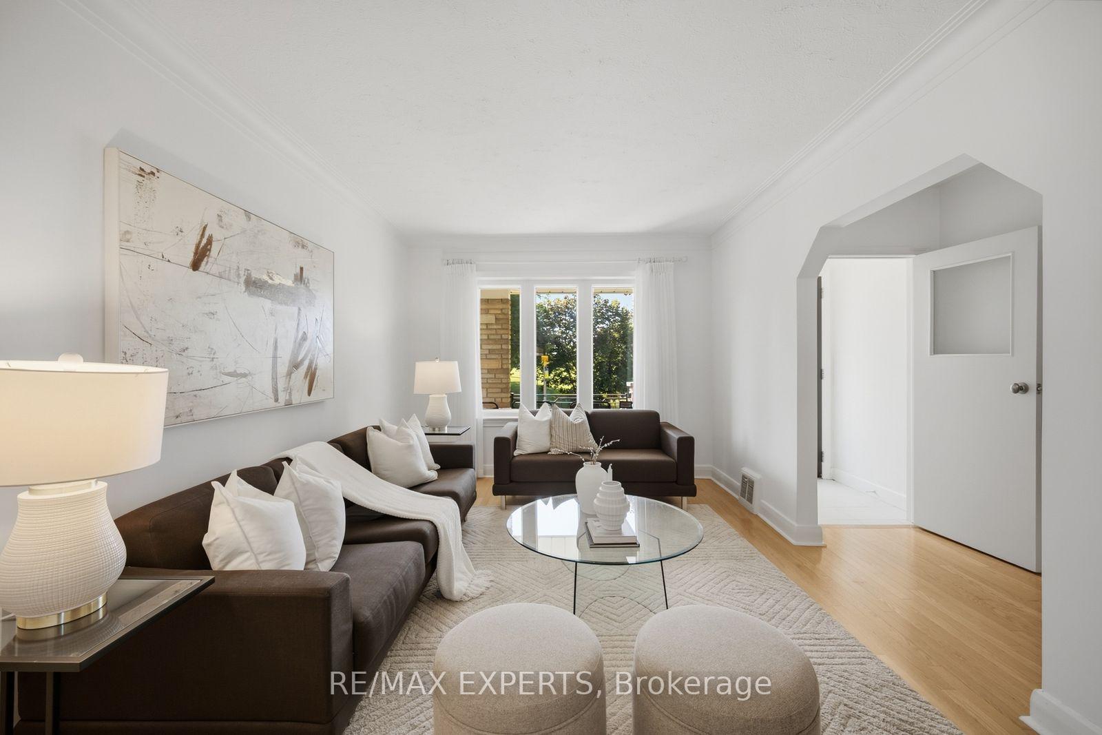 Photo 6 of 90 Heathrow Drive, North York, Downsview-Roding-CFB — HOMEH
