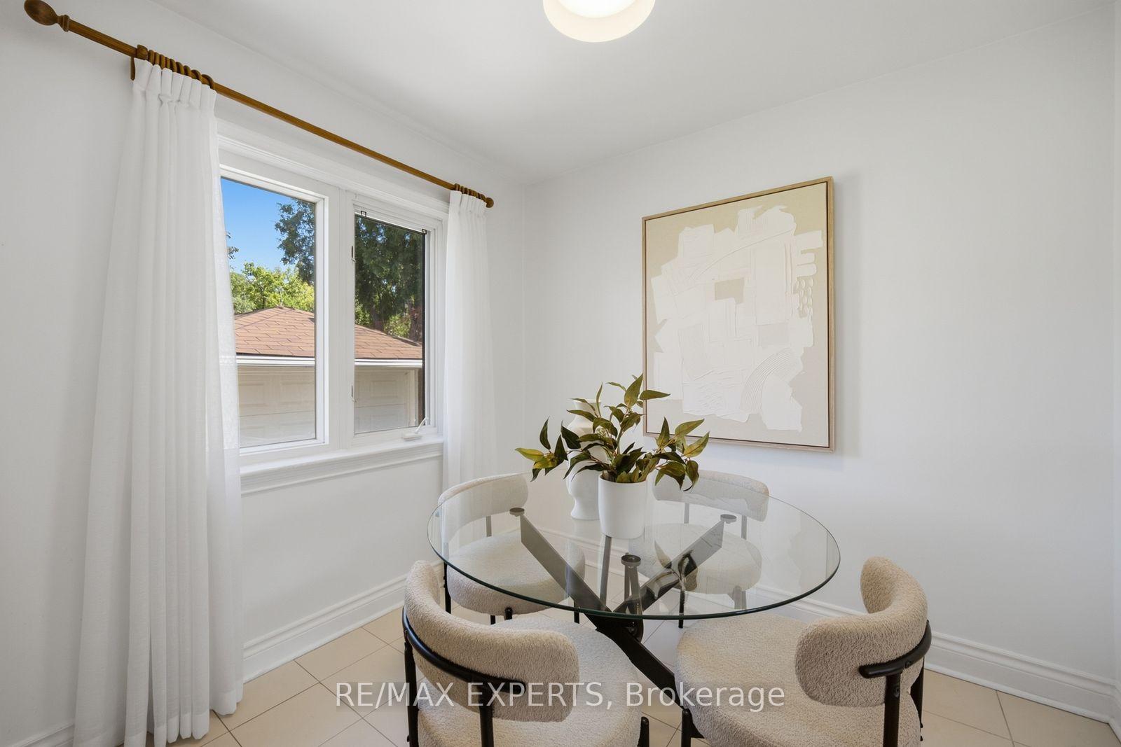 Photo 8 of 90 Heathrow Drive, North York, Downsview-Roding-CFB — HOMEH