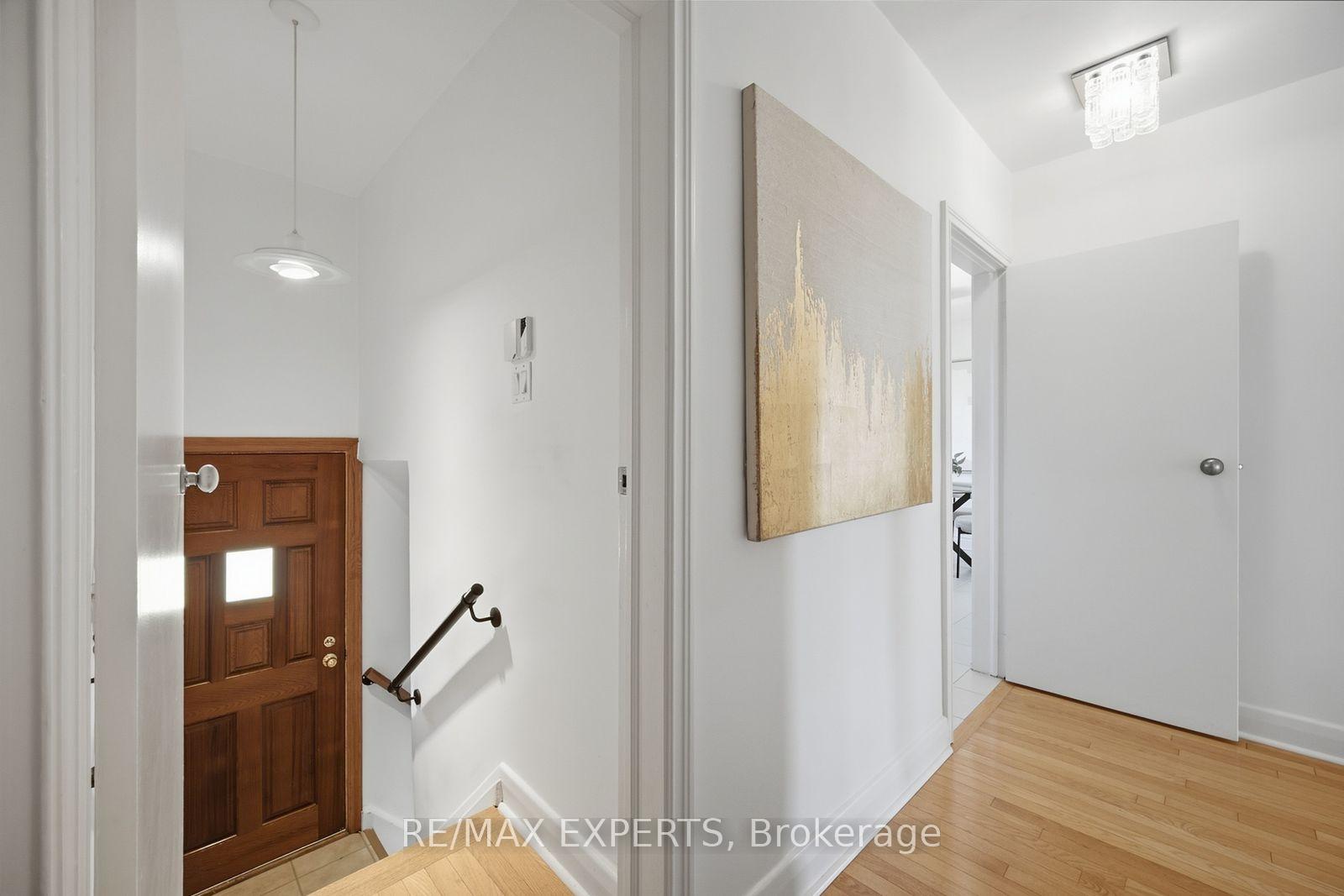 Photo 20 of 90 Heathrow Drive, North York, Downsview-Roding-CFB — HOMEH
