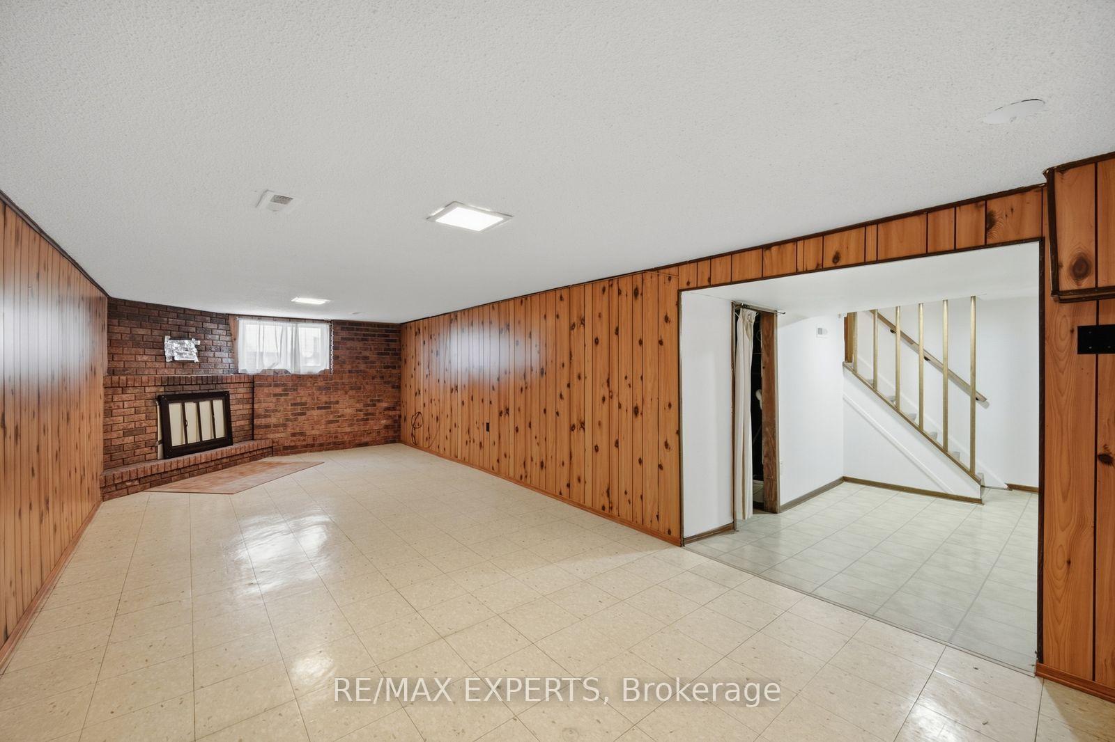 Photo 24 of 90 Heathrow Drive, North York, Downsview-Roding-CFB — HOMEH