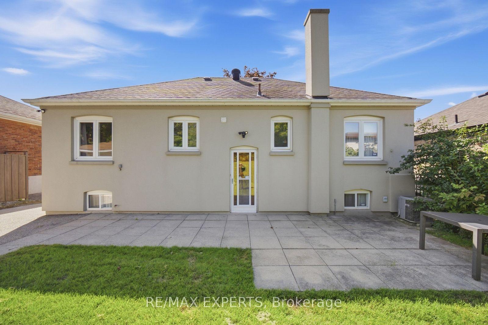 Photo 28 of 90 Heathrow Drive, North York, Downsview-Roding-CFB — HOMEH
