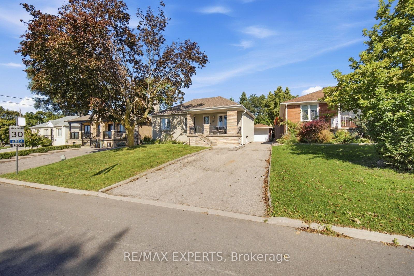 Photo 33 of 90 Heathrow Drive, North York, Downsview-Roding-CFB — HOMEH