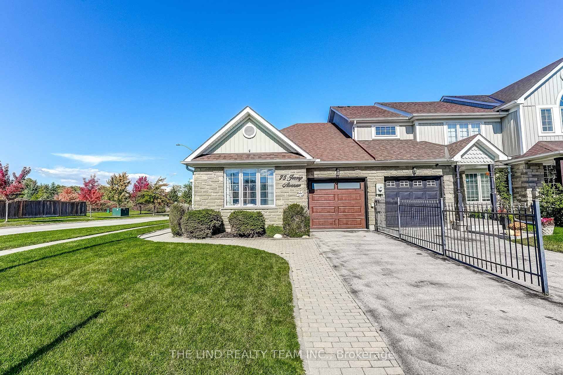 Photo 2 of 75 Jessop Avenue, King, Schomberg — HOMEH