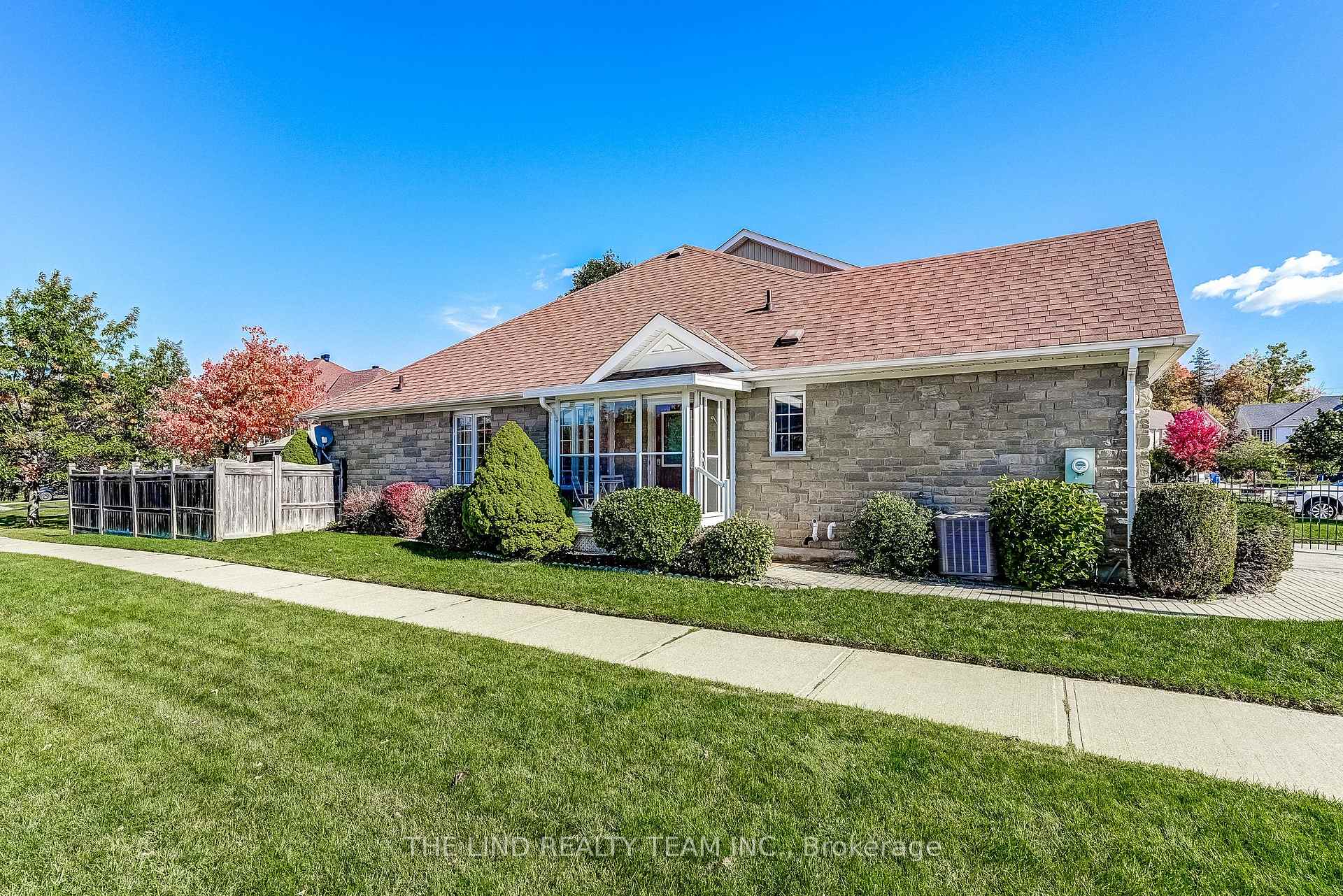 Photo 3 of 75 Jessop Avenue, King, Schomberg — HOMEH