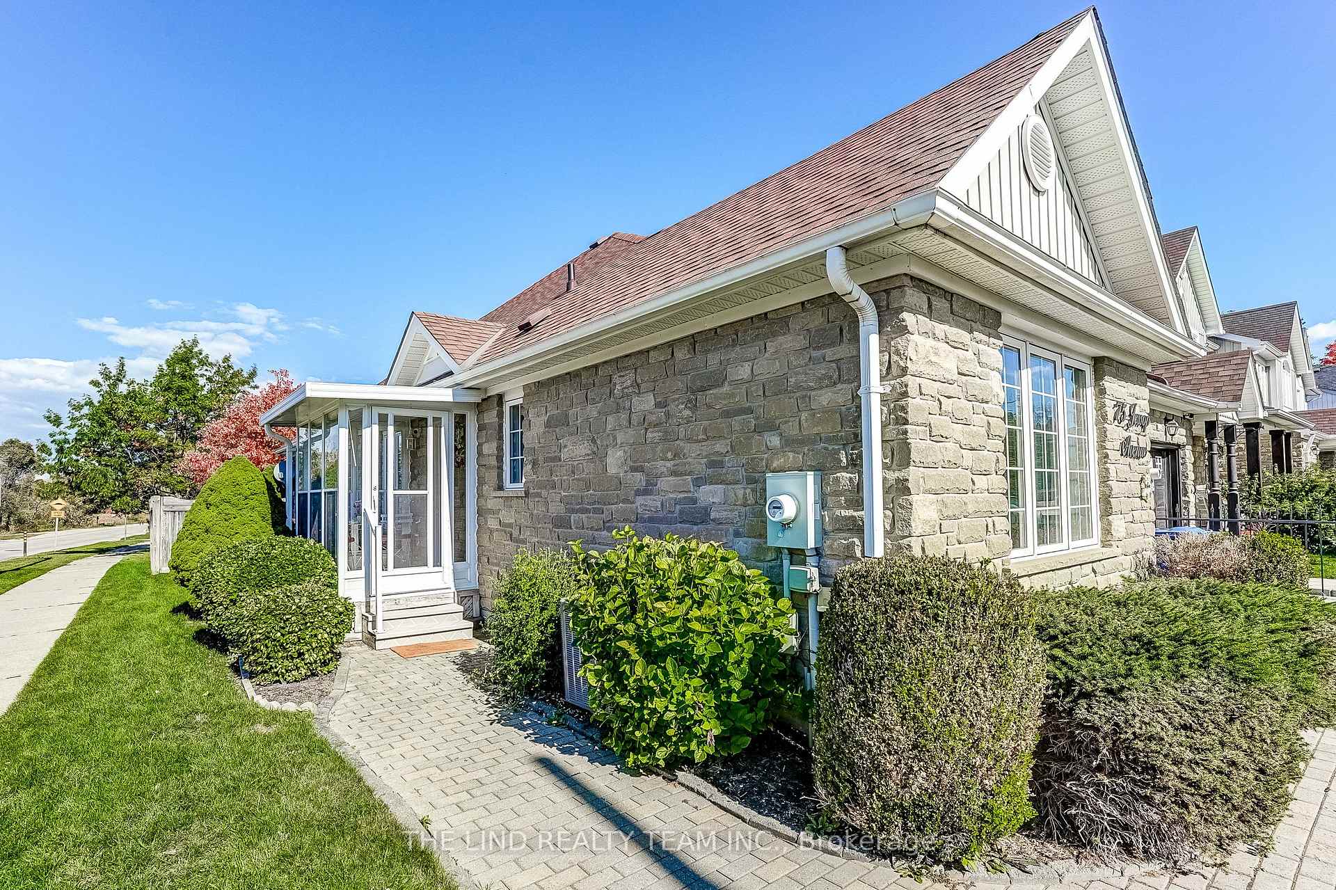 Photo 4 of 75 Jessop Avenue, King, Schomberg — HOMEH