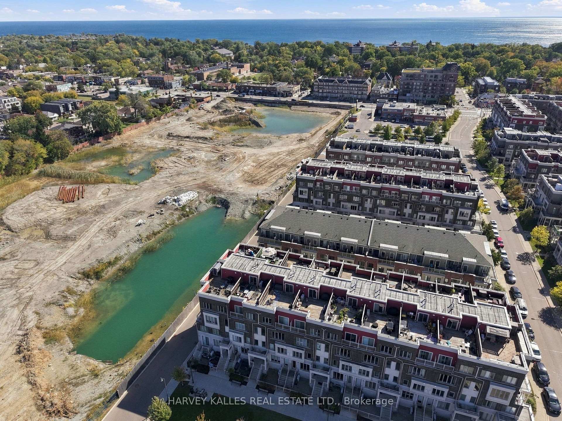 Photo 4 of Unit 22, 145 Long Branch Avenue, Etobicoke, Long Branch — HOMEH