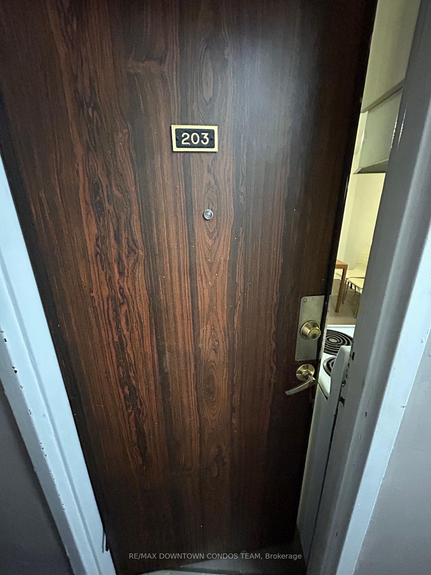 Photo 4 of Unit 203, 5 Thornburn Avenue, Toronto, South Parkdale — HOMEH