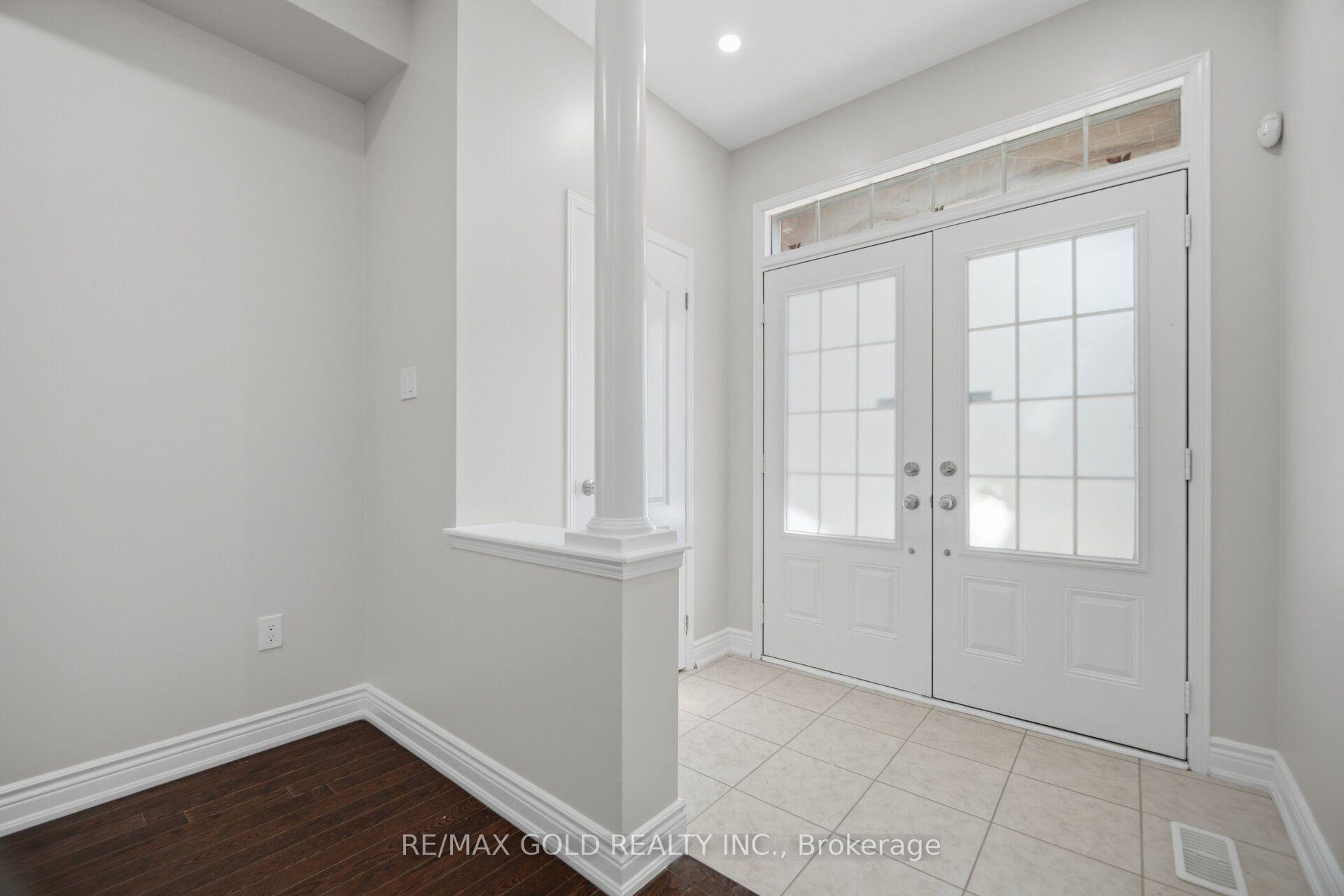Photo 7 of 55 Loftsmoor Drive, Brampton, Sandringham-Wellington — HOMEH