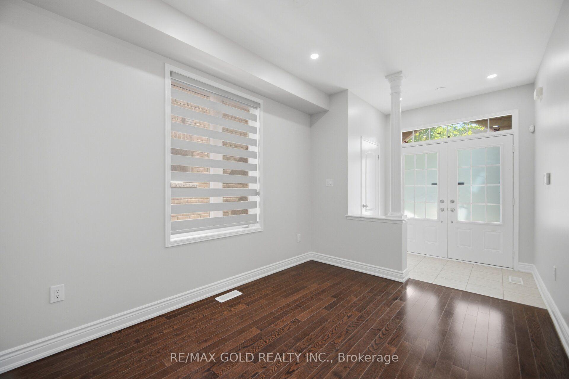 Photo 9 of 55 Loftsmoor Drive, Brampton, Sandringham-Wellington — HOMEH
