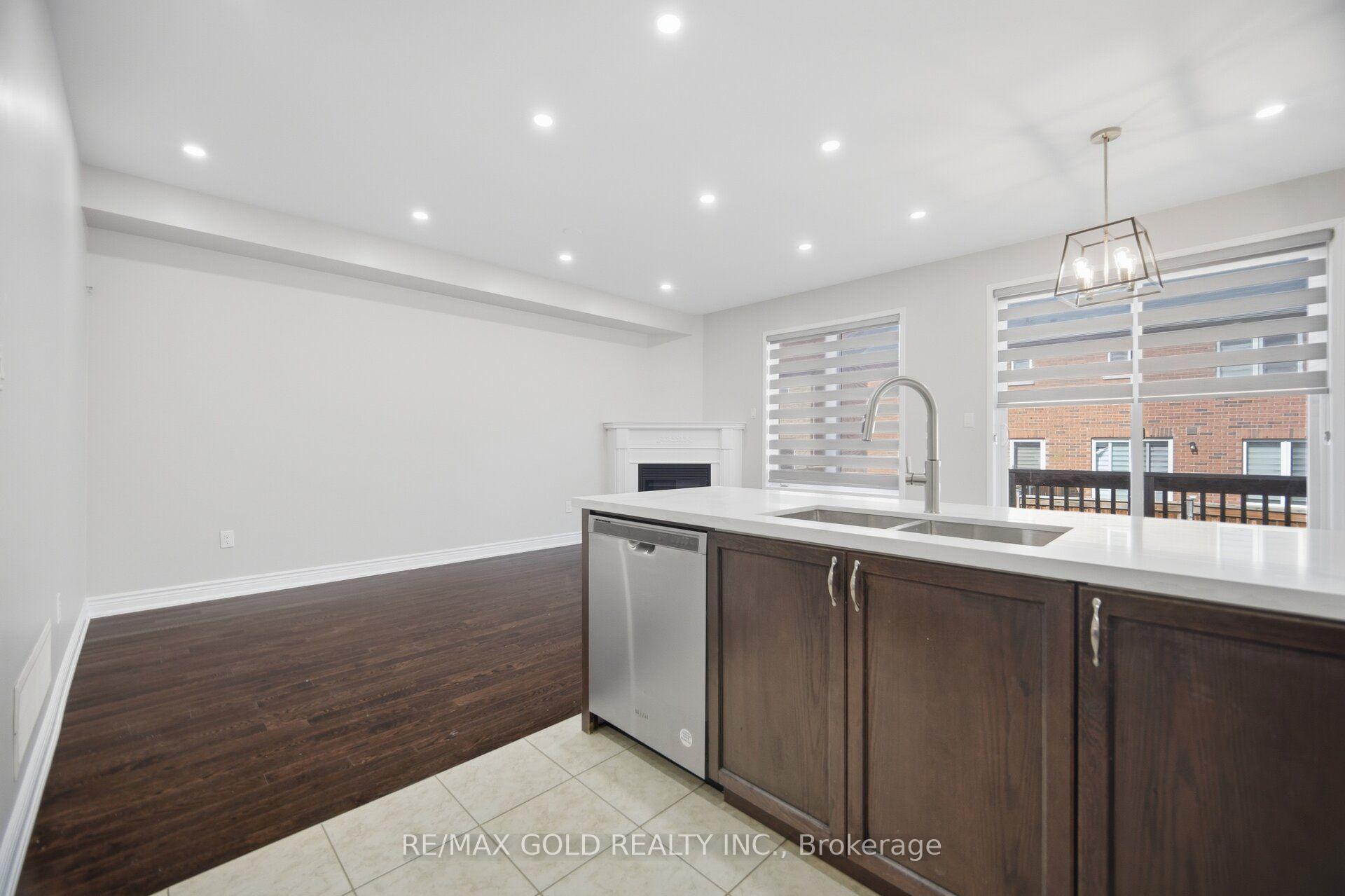 Photo 14 of 55 Loftsmoor Drive, Brampton, Sandringham-Wellington — HOMEH