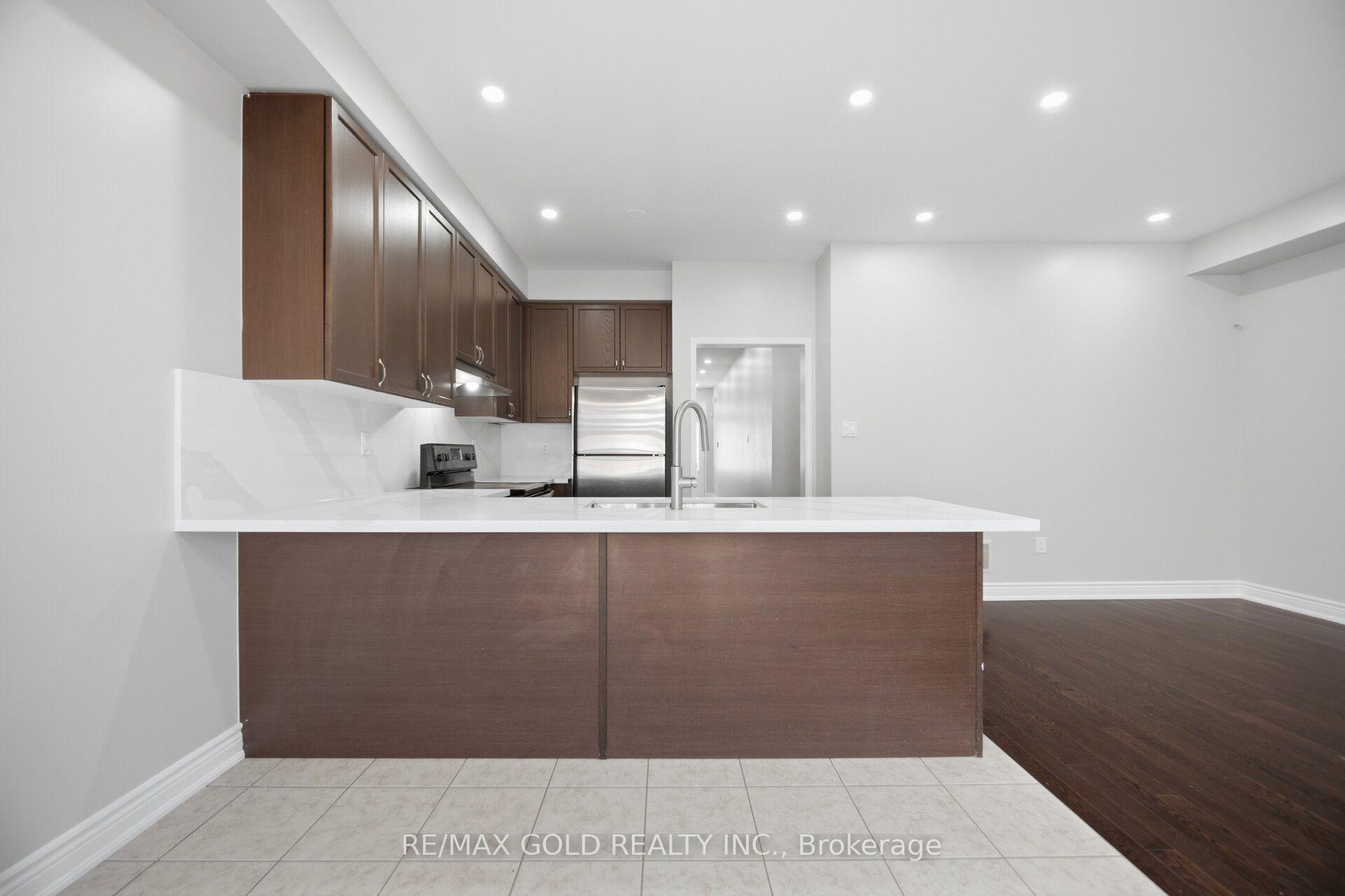 Photo 15 of 55 Loftsmoor Drive, Brampton, Sandringham-Wellington — HOMEH