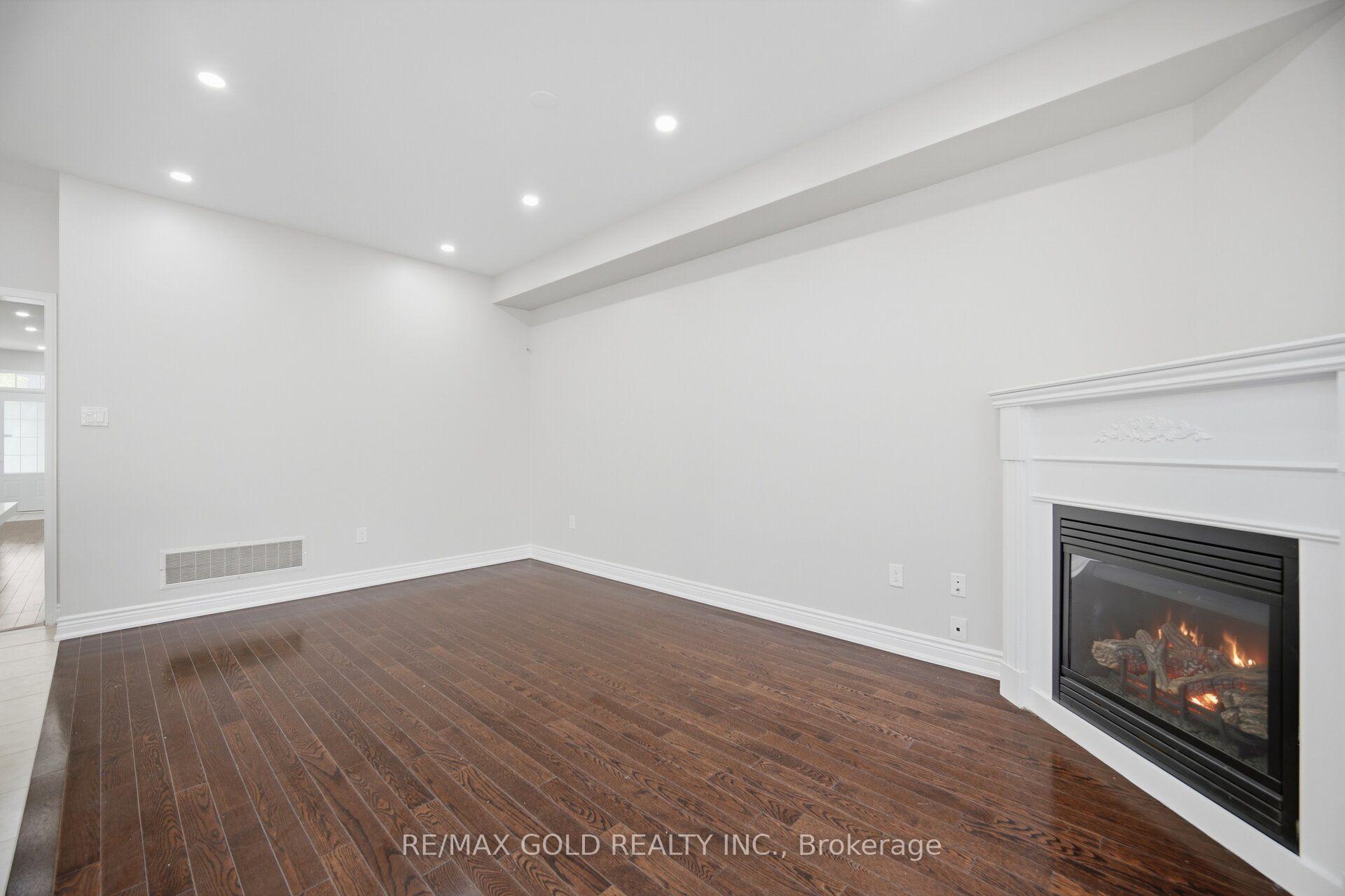 Photo 18 of 55 Loftsmoor Drive, Brampton, Sandringham-Wellington — HOMEH