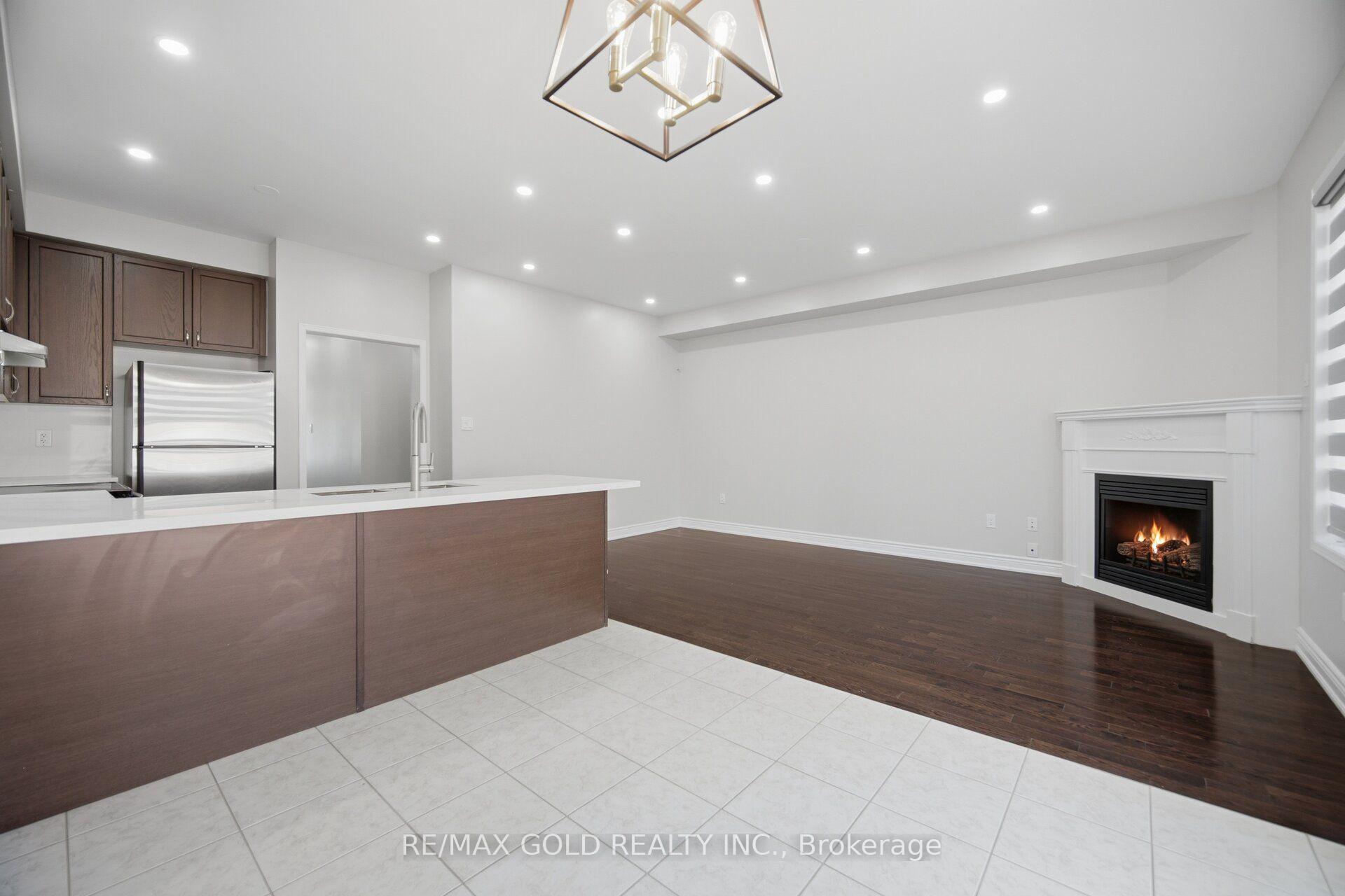 Photo 23 of 55 Loftsmoor Drive, Brampton, Sandringham-Wellington — HOMEH