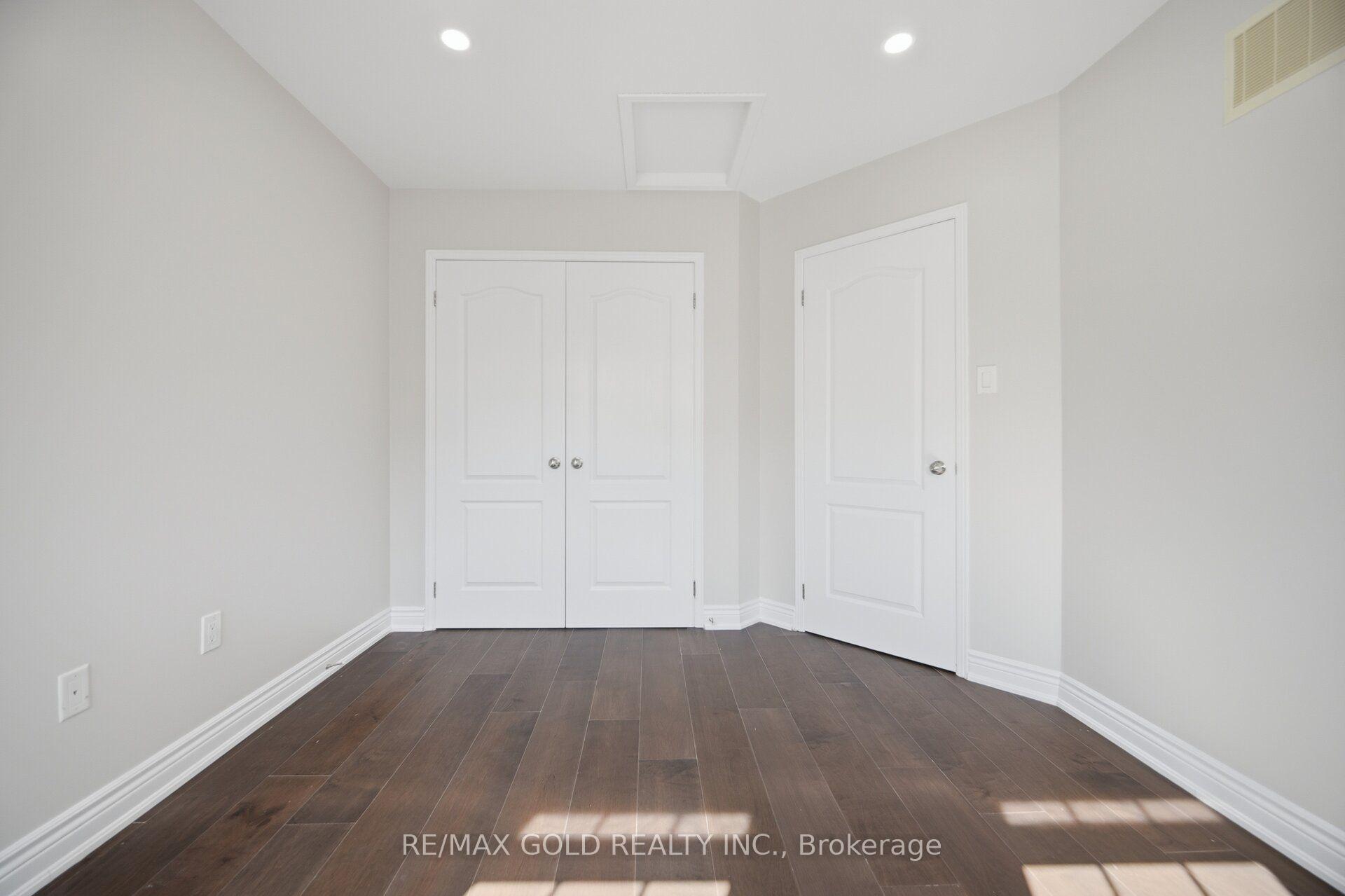 Photo 35 of 55 Loftsmoor Drive, Brampton, Sandringham-Wellington — HOMEH