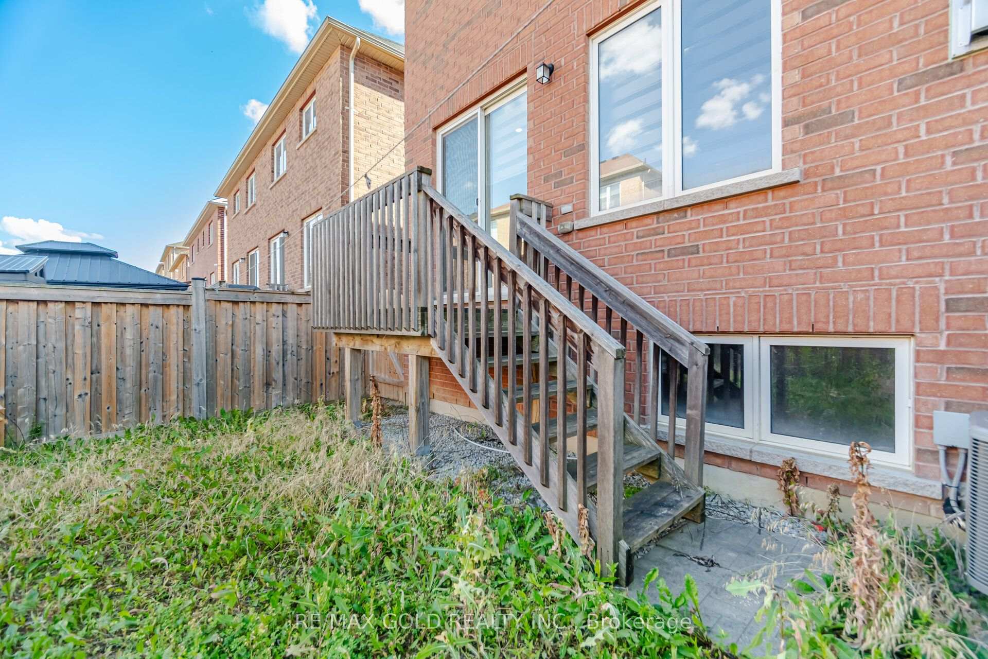 Photo 41 of 55 Loftsmoor Drive, Brampton, Sandringham-Wellington — HOMEH