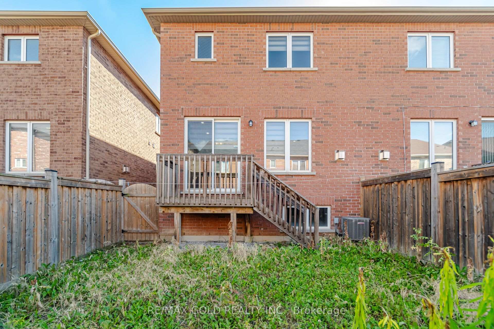 Photo 44 of 55 Loftsmoor Drive, Brampton, Sandringham-Wellington — HOMEH