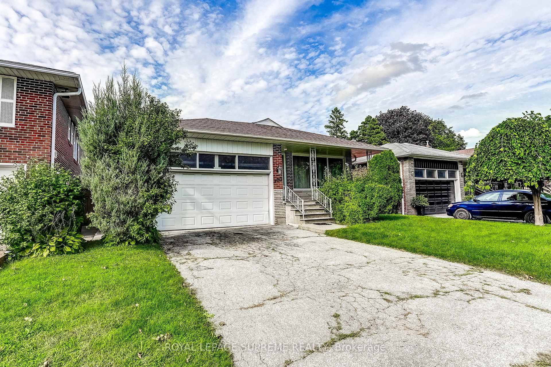 Photo 2 of 100 Summitcrest Drive, Etobicoke, Willowridge-Martingrove-Richview — HOMEH