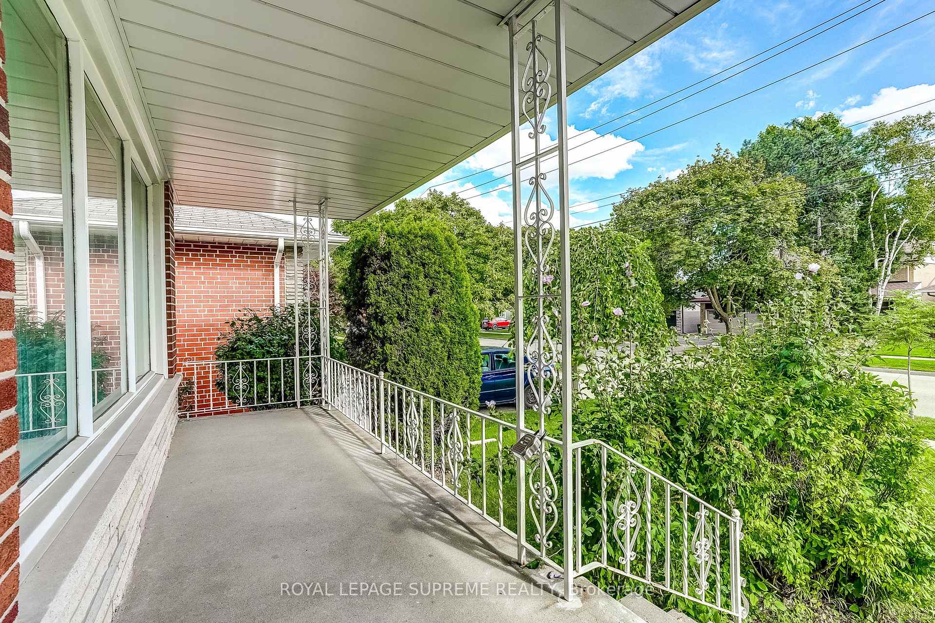 Photo 5 of 100 Summitcrest Drive, Etobicoke, Willowridge-Martingrove-Richview — HOMEH