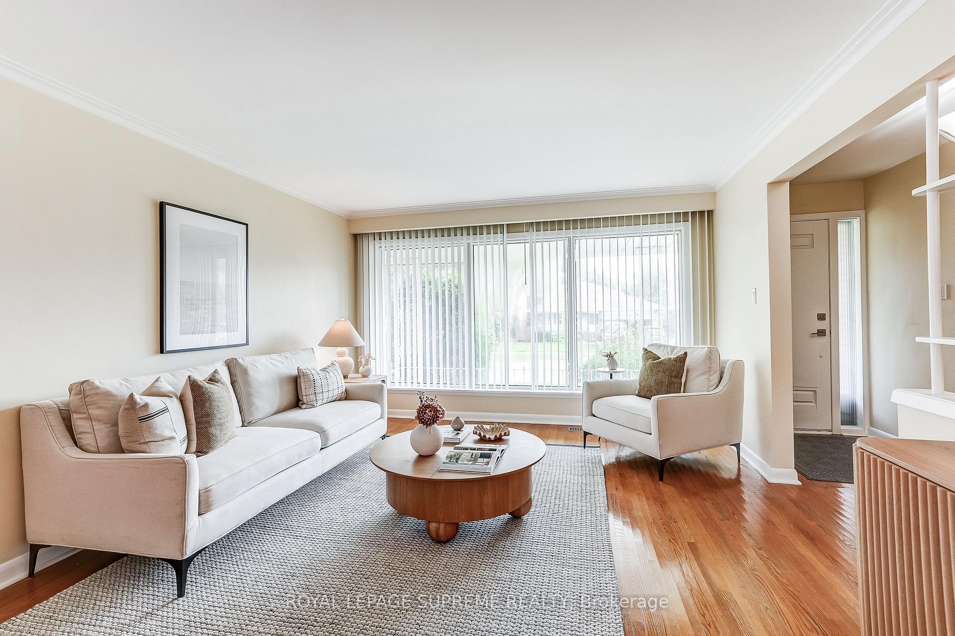 Photo 10 of 100 Summitcrest Drive, Etobicoke, Willowridge-Martingrove-Richview — HOMEH