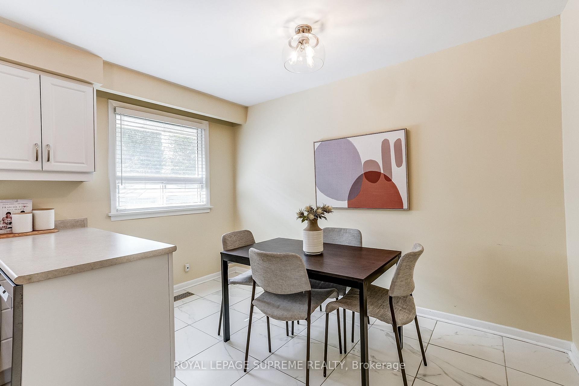 Photo 18 of 100 Summitcrest Drive, Etobicoke, Willowridge-Martingrove-Richview — HOMEH