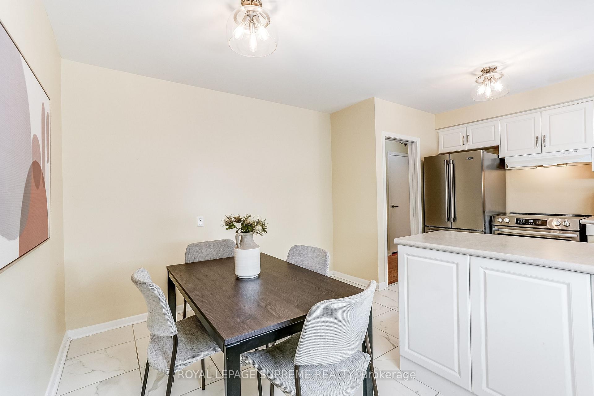 Photo 19 of 100 Summitcrest Drive, Etobicoke, Willowridge-Martingrove-Richview — HOMEH