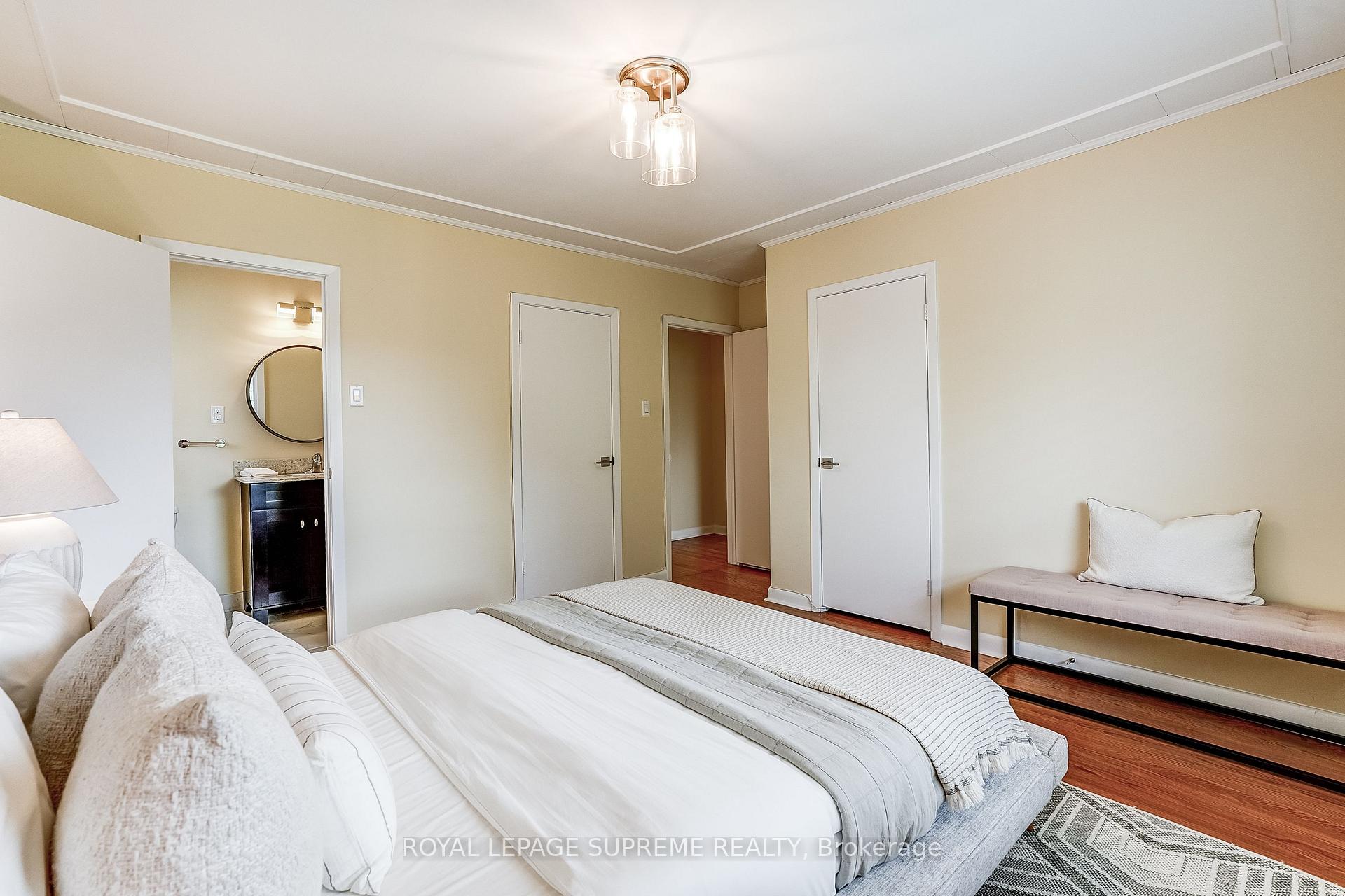 Photo 24 of 100 Summitcrest Drive, Etobicoke, Willowridge-Martingrove-Richview — HOMEH