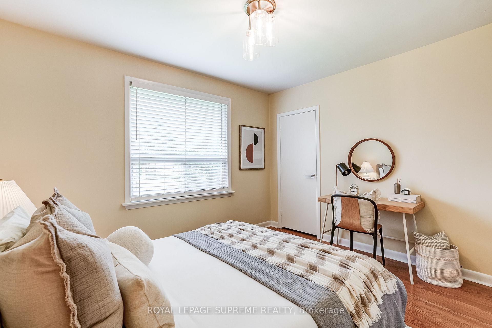 Photo 30 of 100 Summitcrest Drive, Etobicoke, Willowridge-Martingrove-Richview — HOMEH