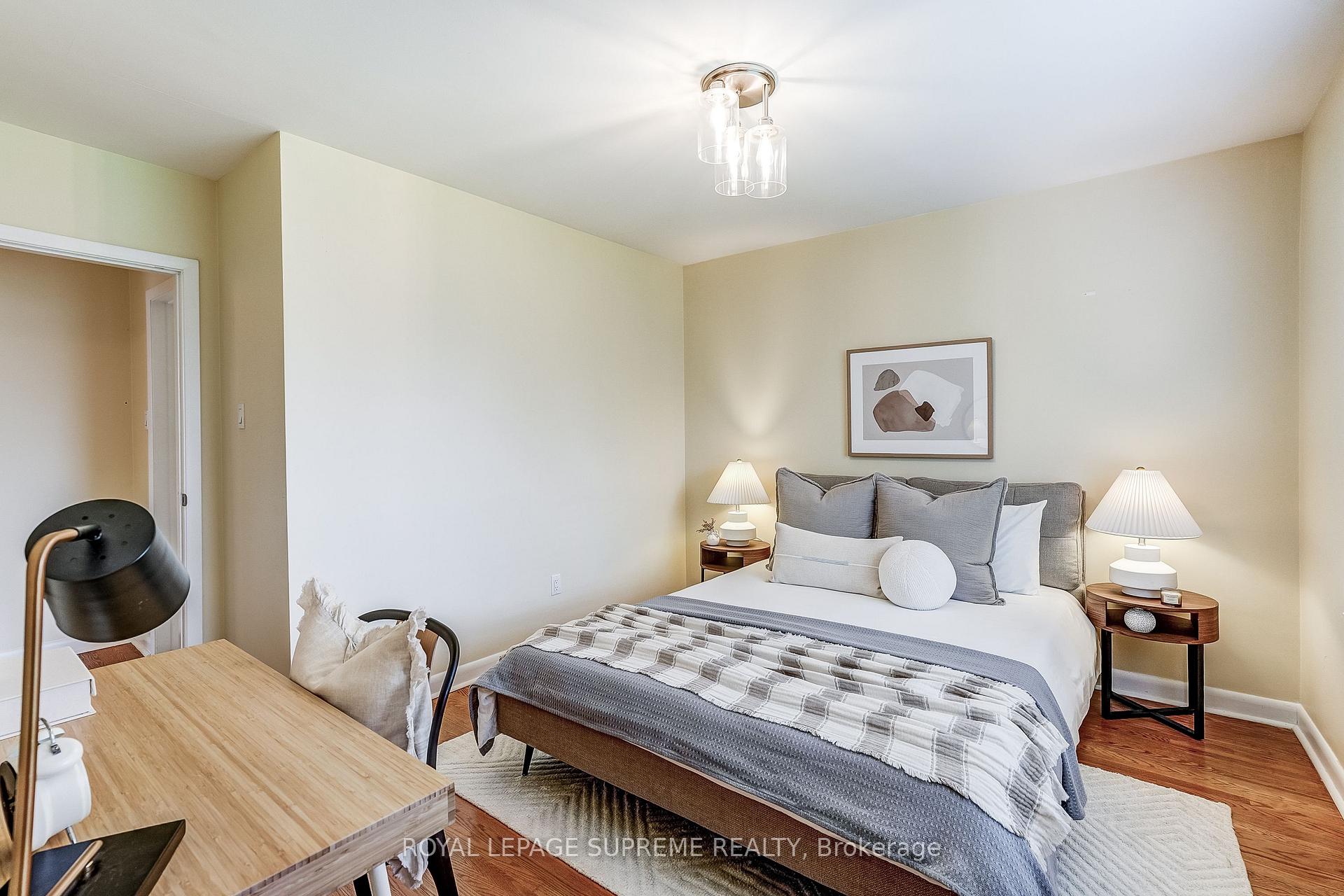 Photo 32 of 100 Summitcrest Drive, Etobicoke, Willowridge-Martingrove-Richview — HOMEH