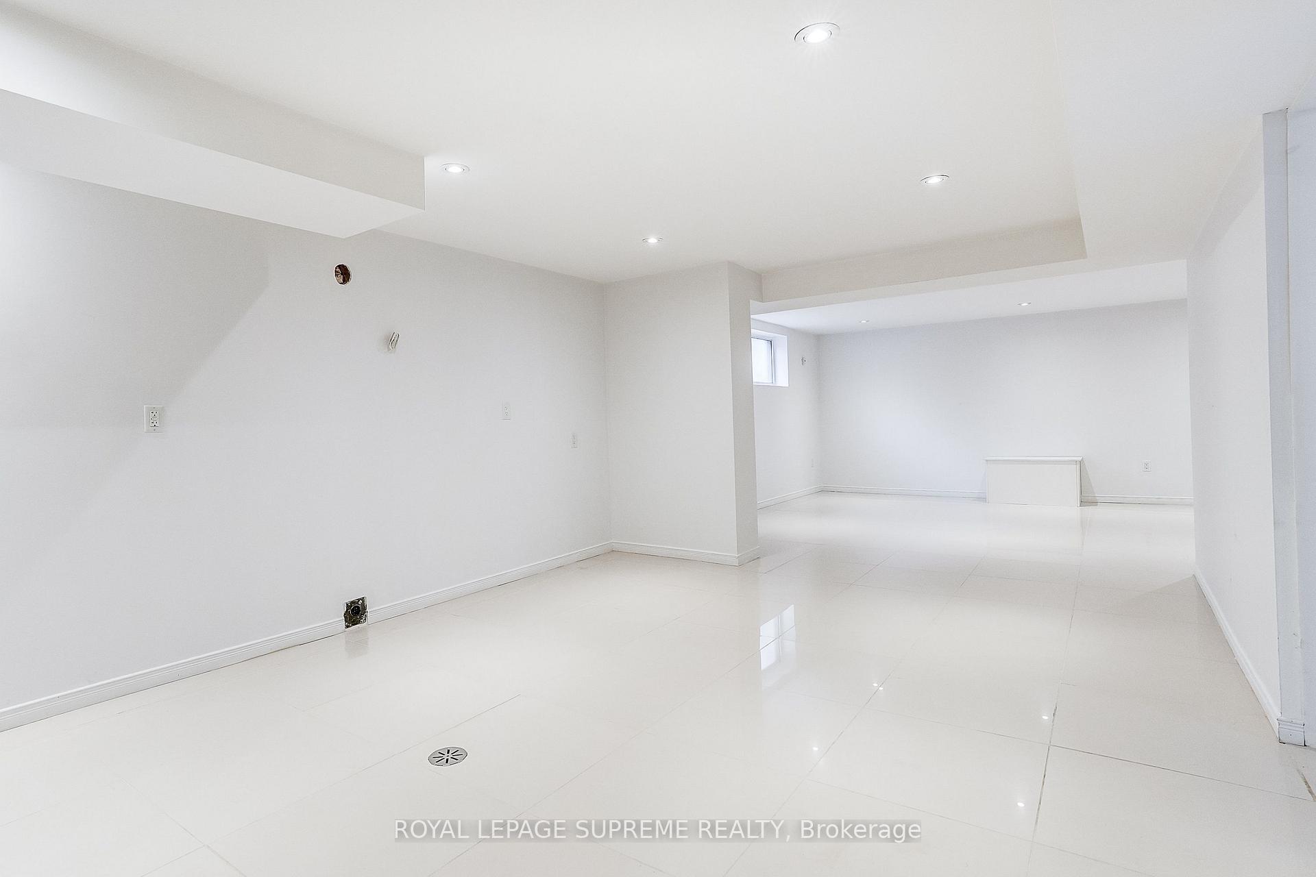 Photo 35 of 100 Summitcrest Drive, Etobicoke, Willowridge-Martingrove-Richview — HOMEH