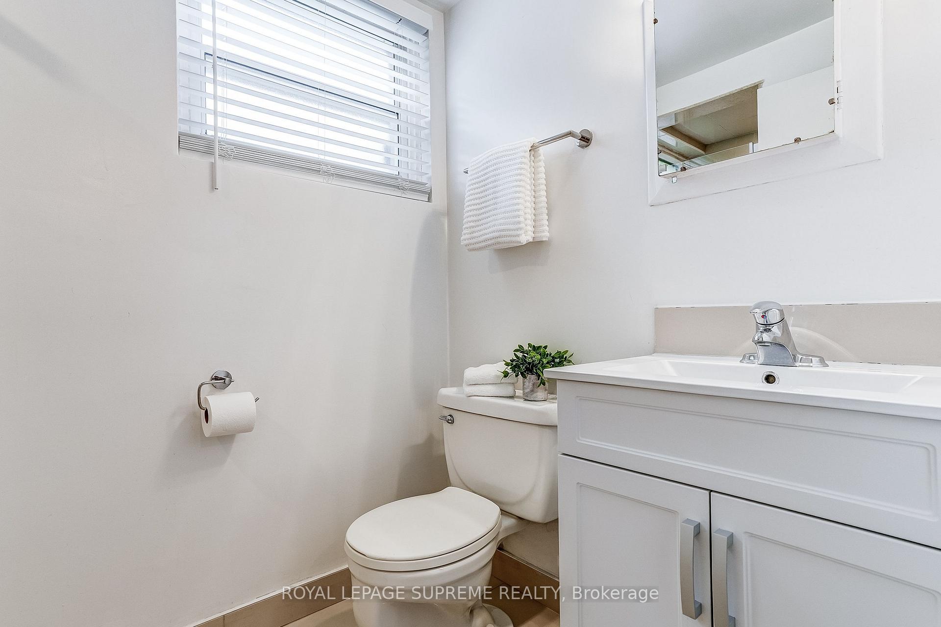 Photo 38 of 100 Summitcrest Drive, Etobicoke, Willowridge-Martingrove-Richview — HOMEH
